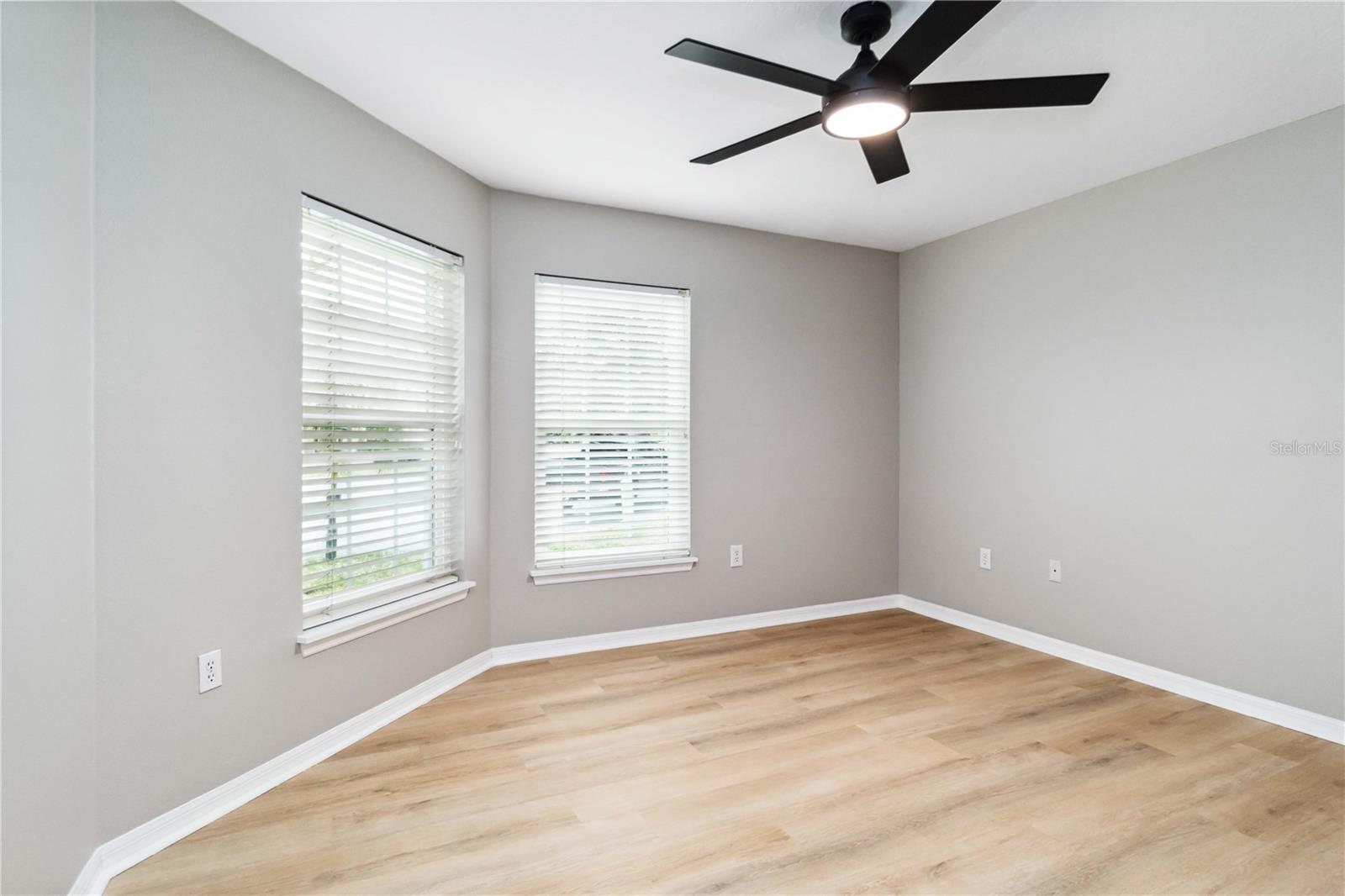 Image 40 of 55 For 7 Arbor Oaks Drive