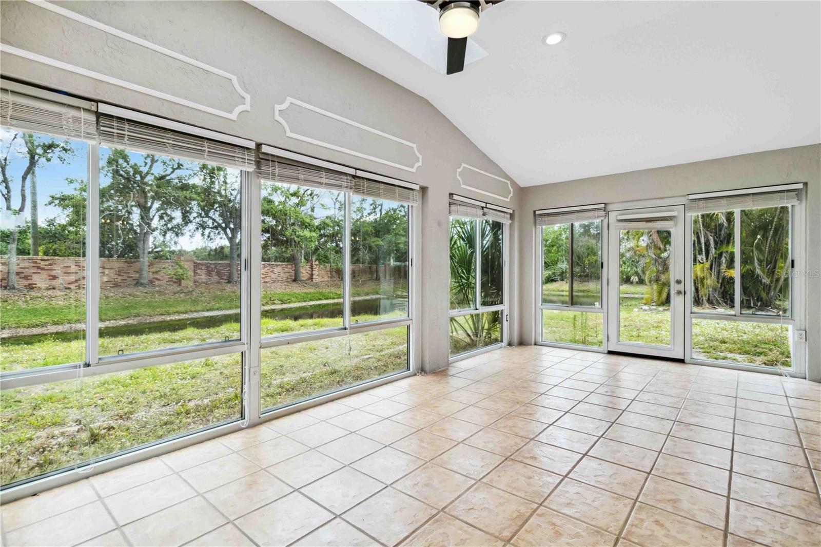 Image 43 of 55 For 7 Arbor Oaks Drive