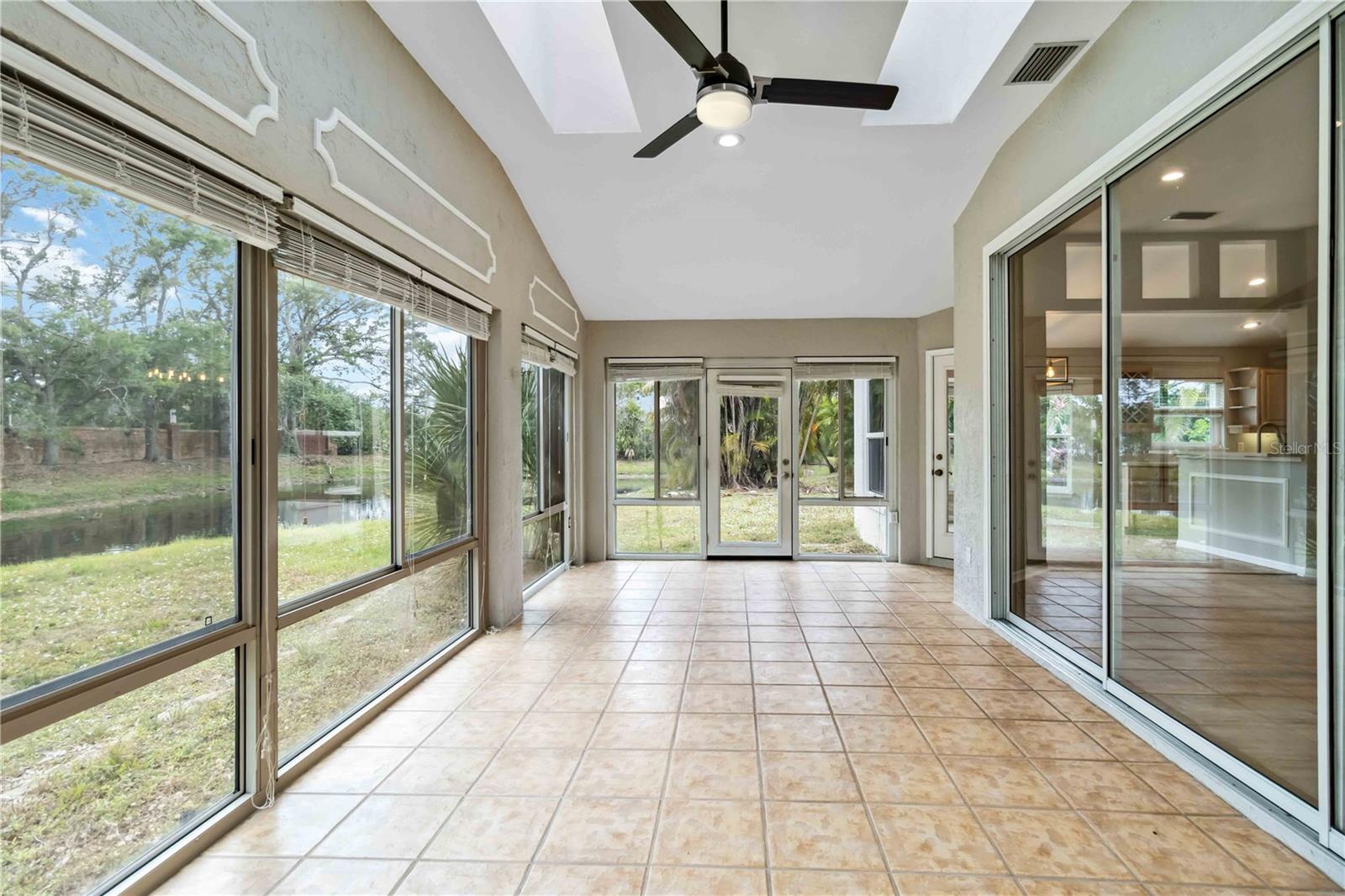 Image 44 of 55 For 7 Arbor Oaks Drive