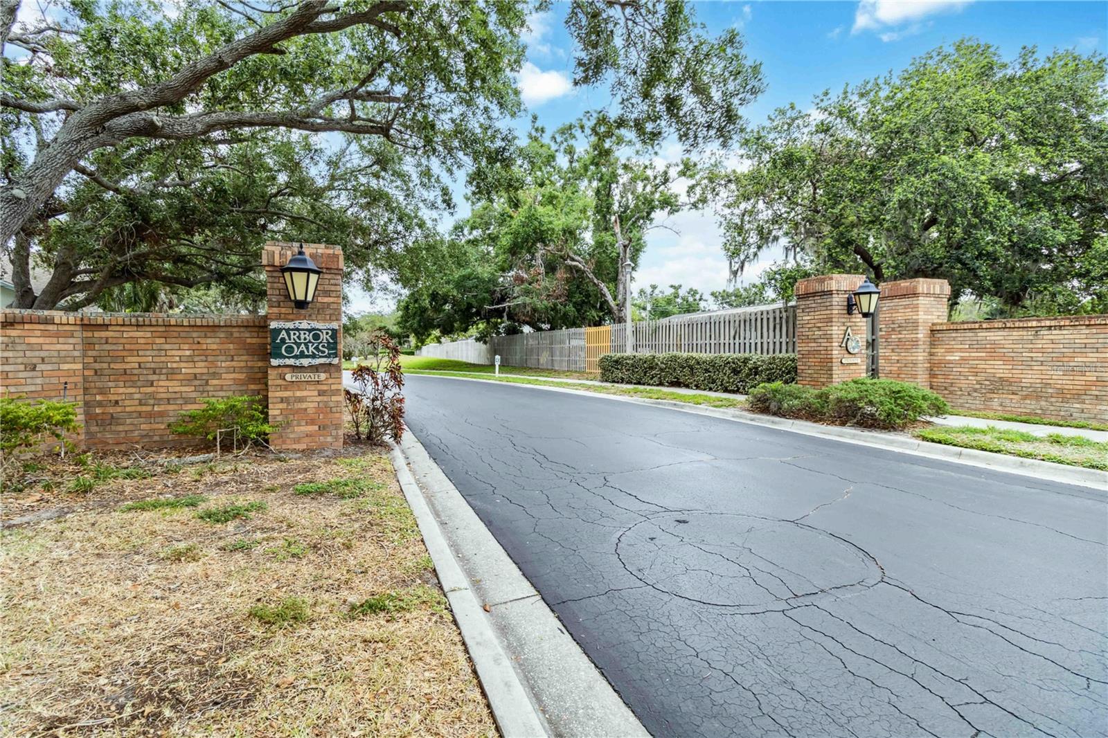 Image 5 of 55 For 7 Arbor Oaks Drive