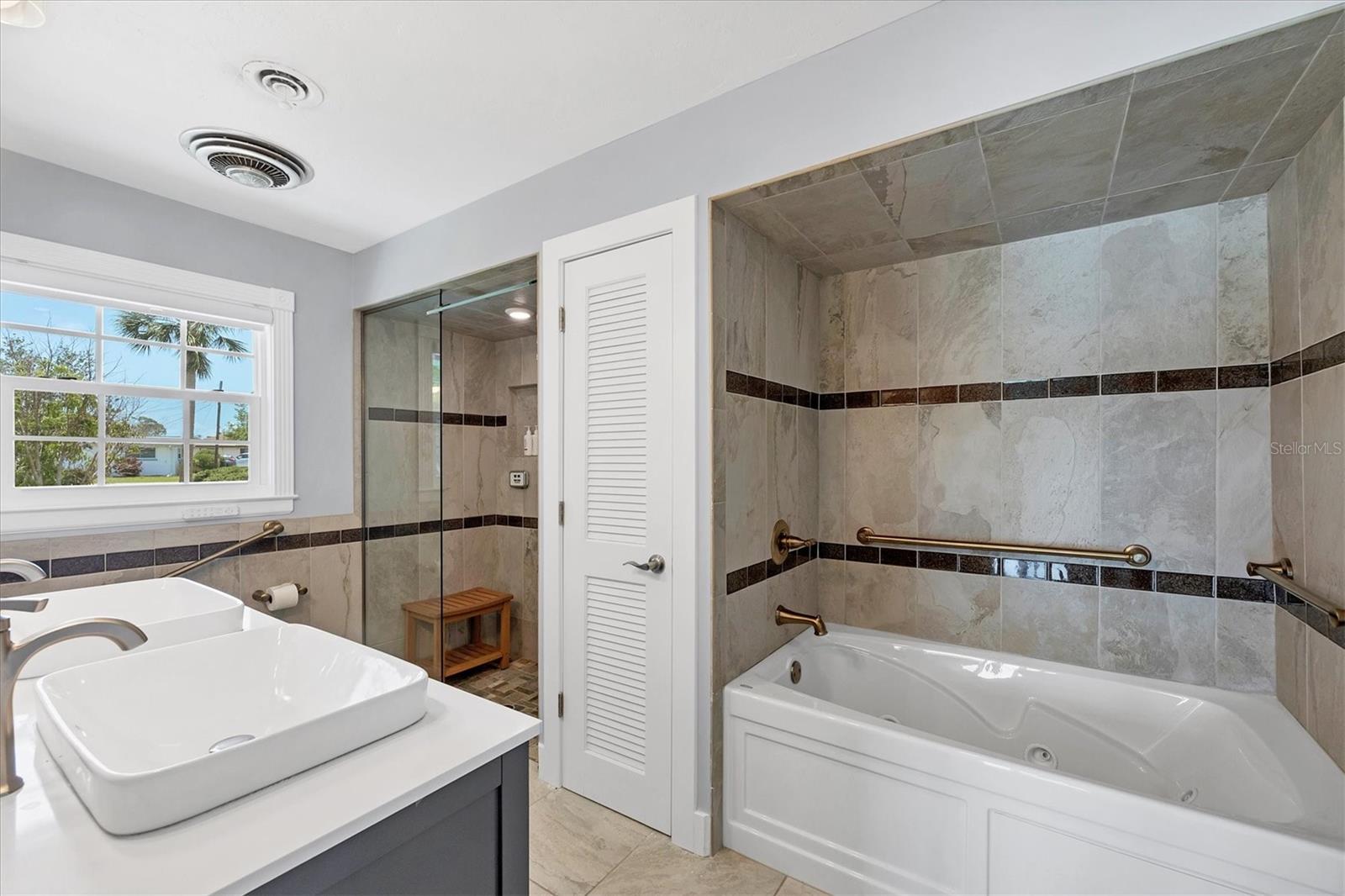 Image 13 of 40 For 2100 Oyster Creek Drive