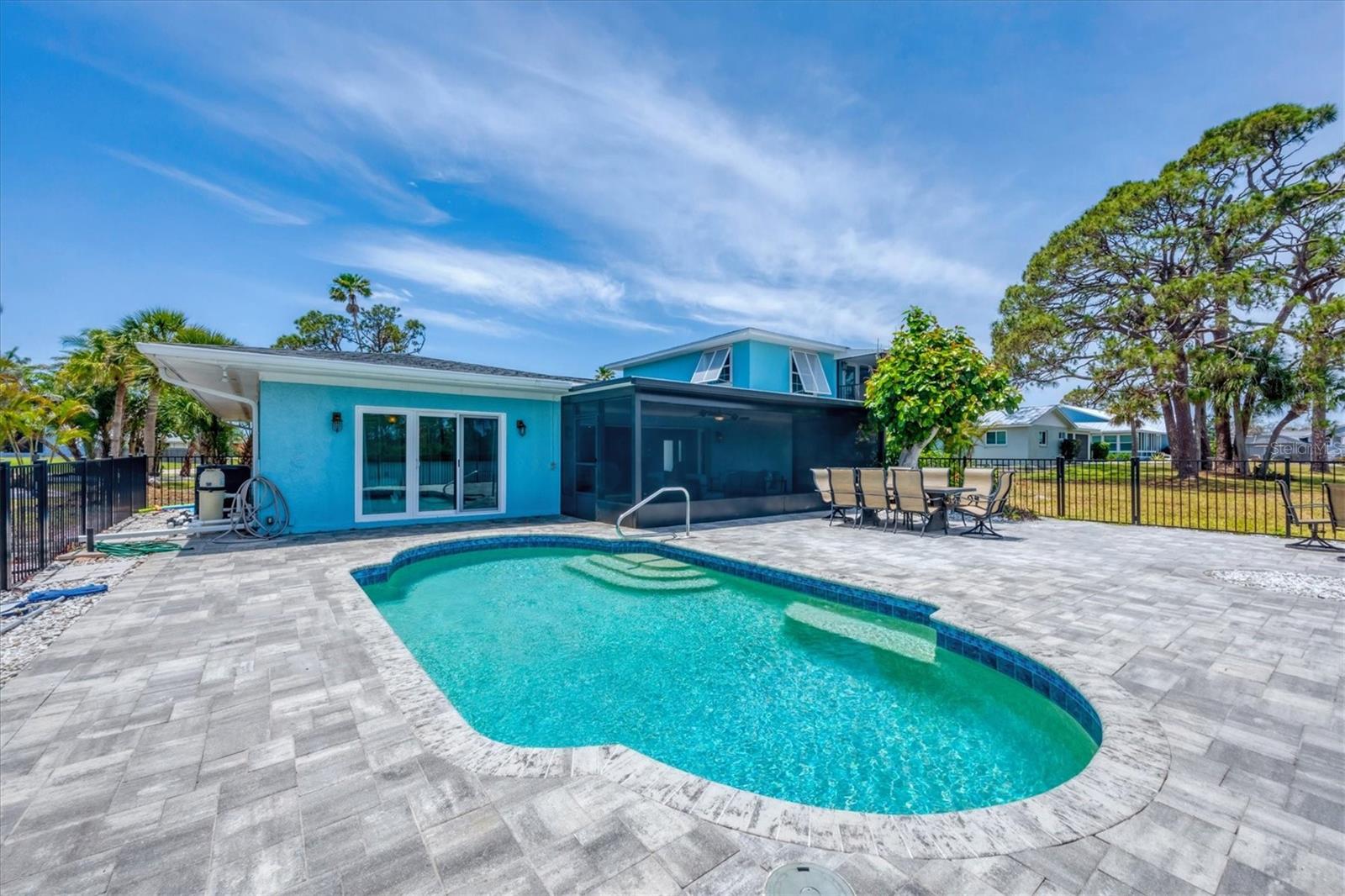 Image 26 of 40 For 2100 Oyster Creek Drive