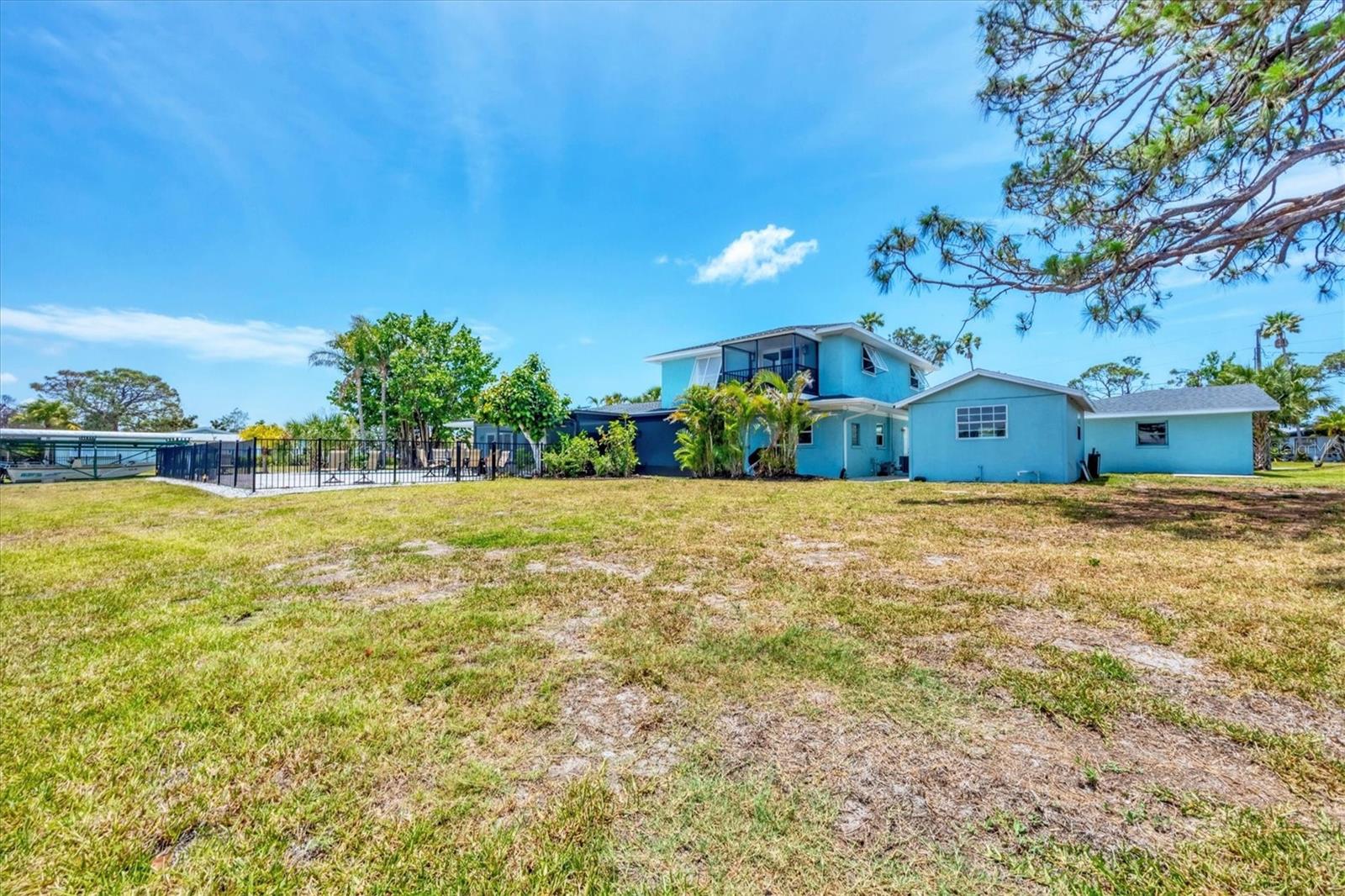 Image 34 of 40 For 2100 Oyster Creek Drive