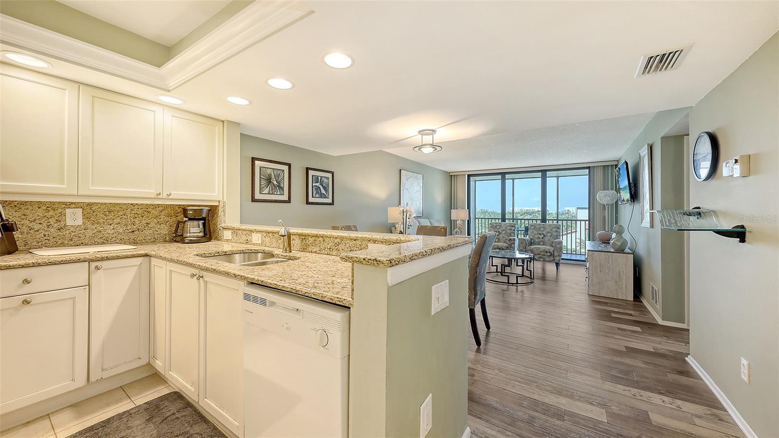 Image 4 of 53 For 2045 Gulf Of Mexico Drive M1-302
