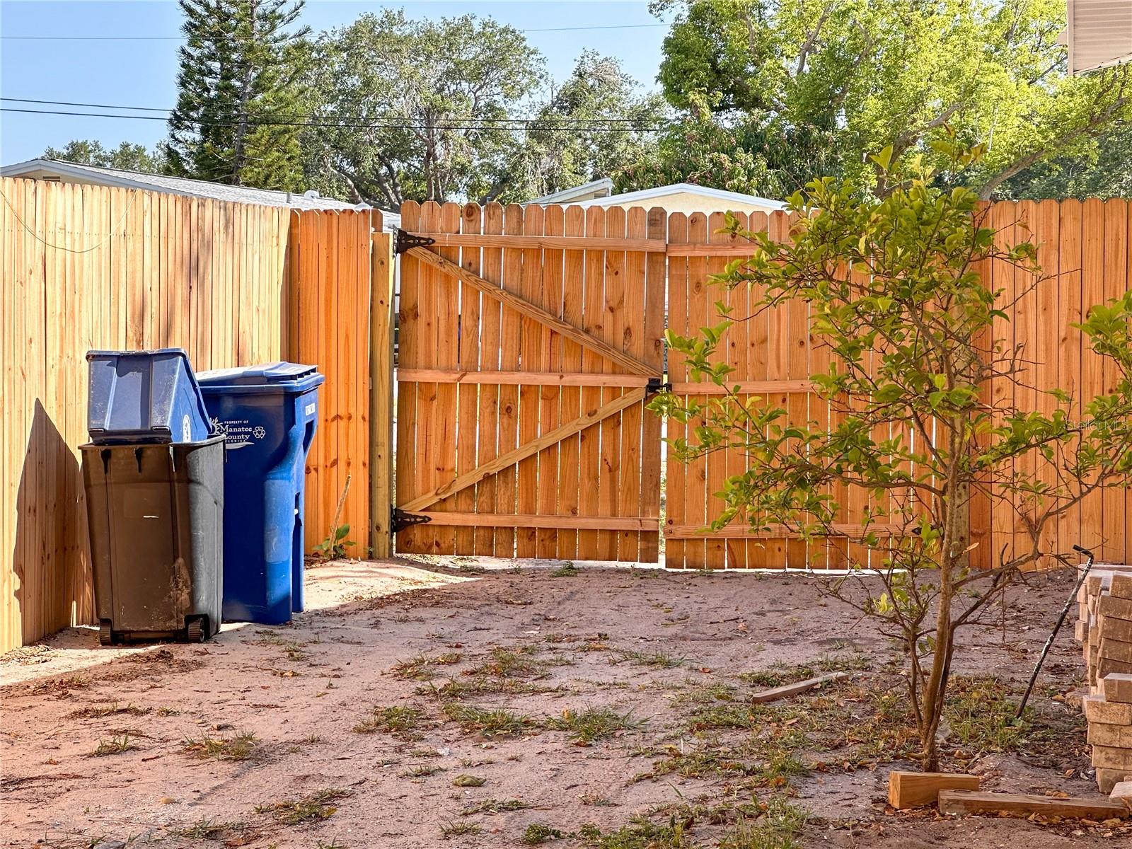 Image 6 of 41 For 5008 27th Avenue W