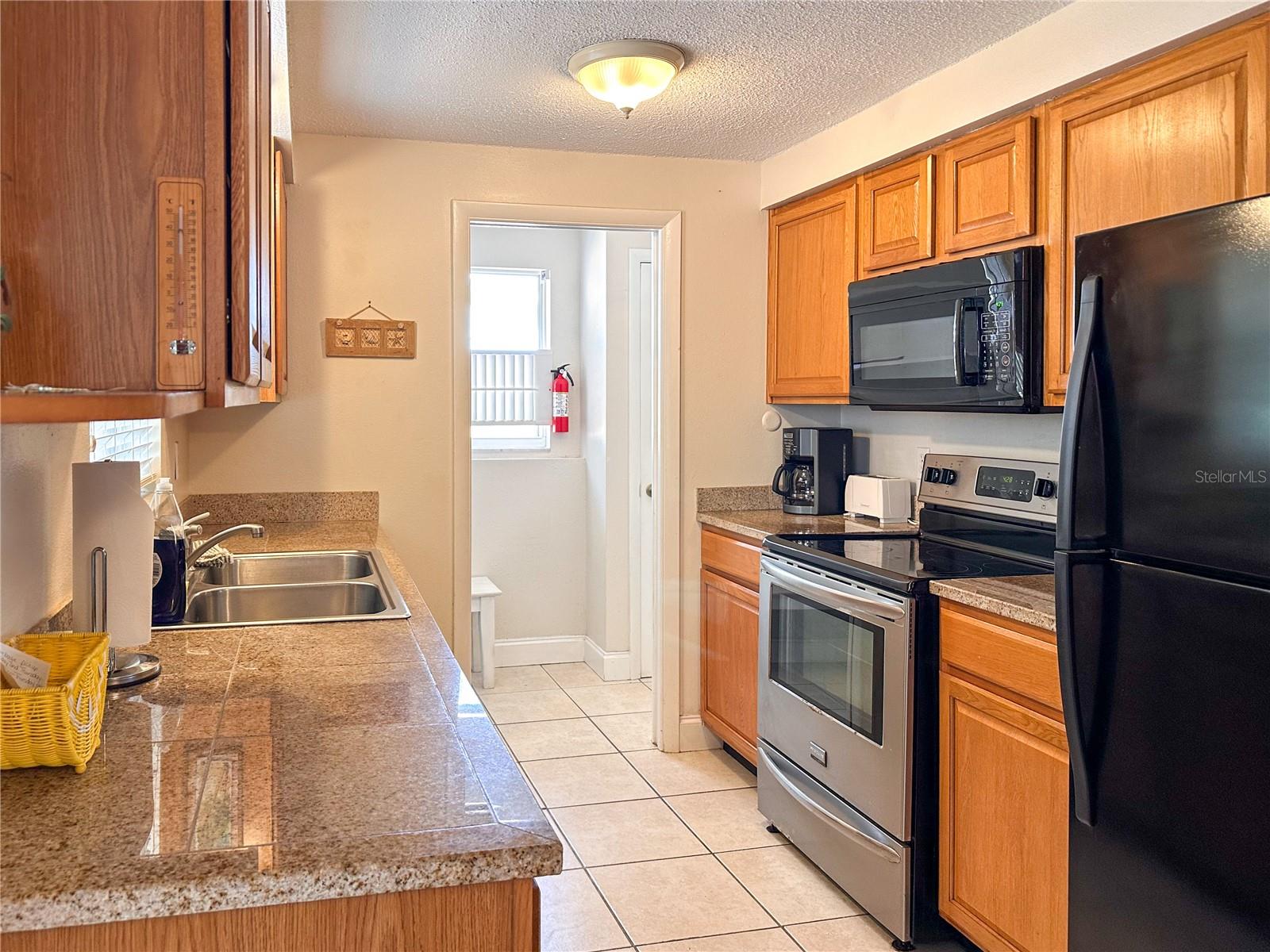 Image 7 of 41 For 5008 27th Avenue W