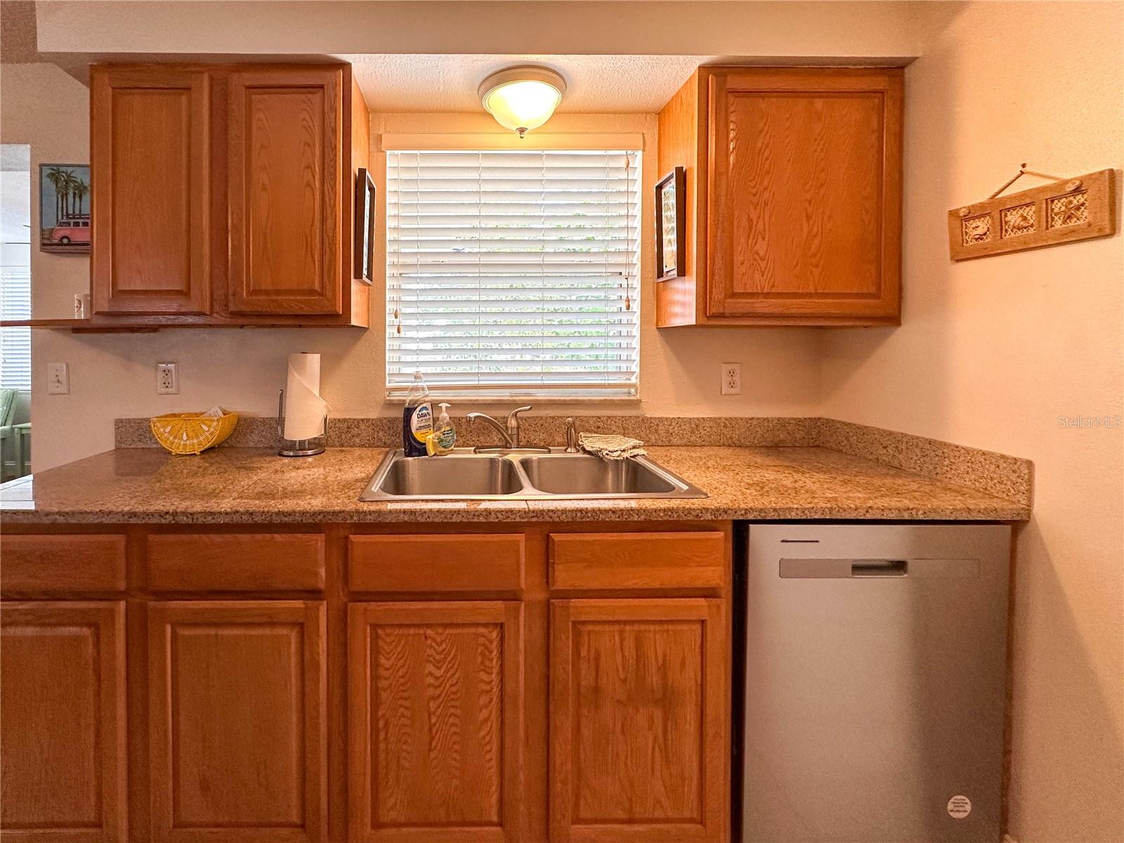 Image 9 of 41 For 5008 27th Avenue W
