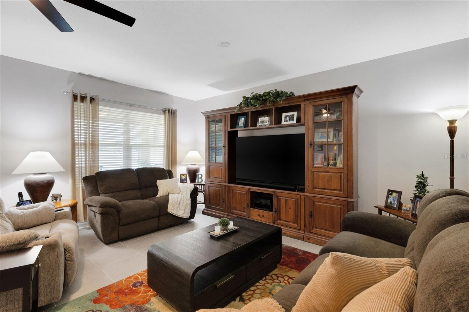 Listing photo id 10 for 5111 11th Street E