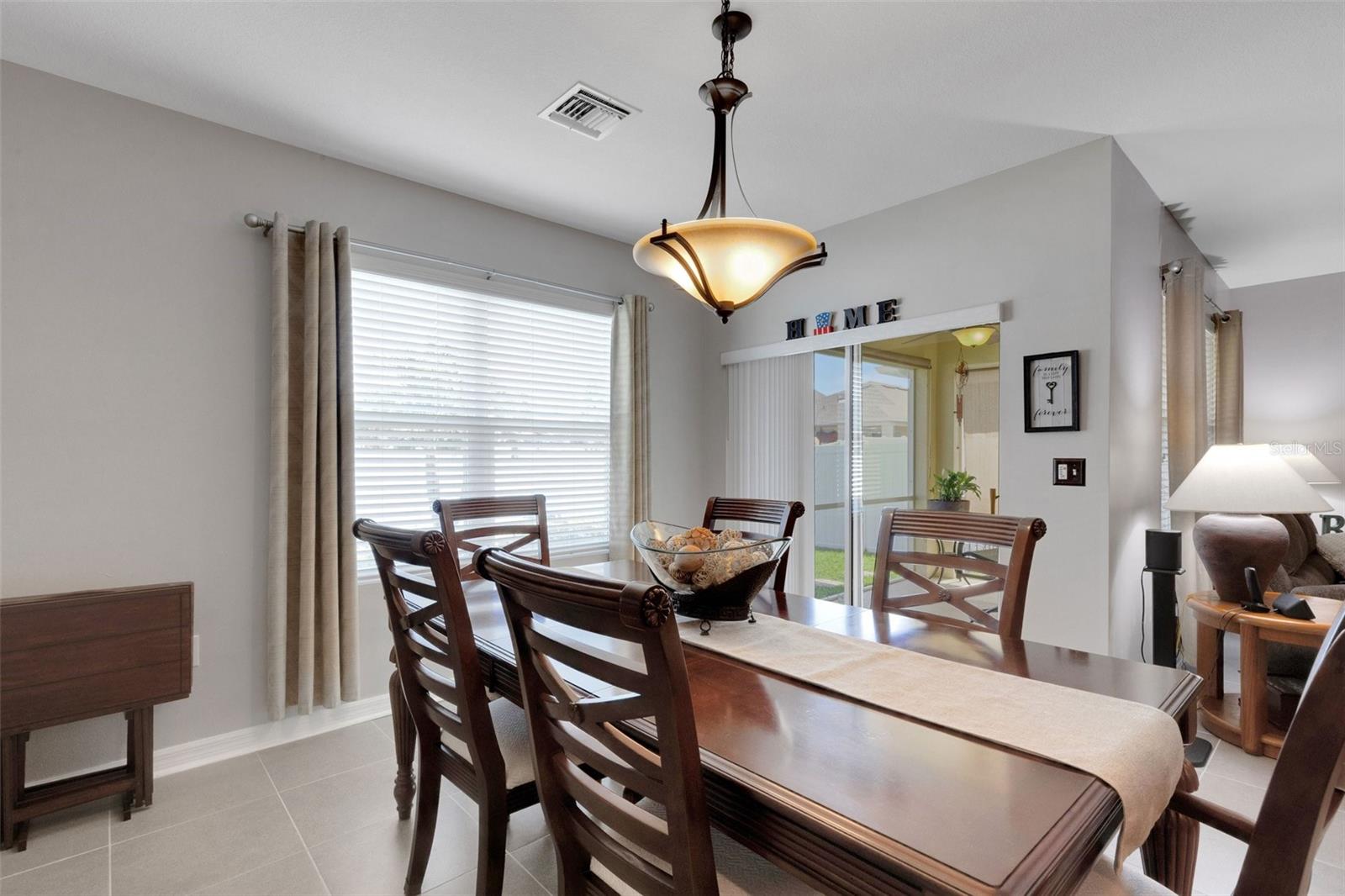 Listing photo id 14 for 5111 11th Street E