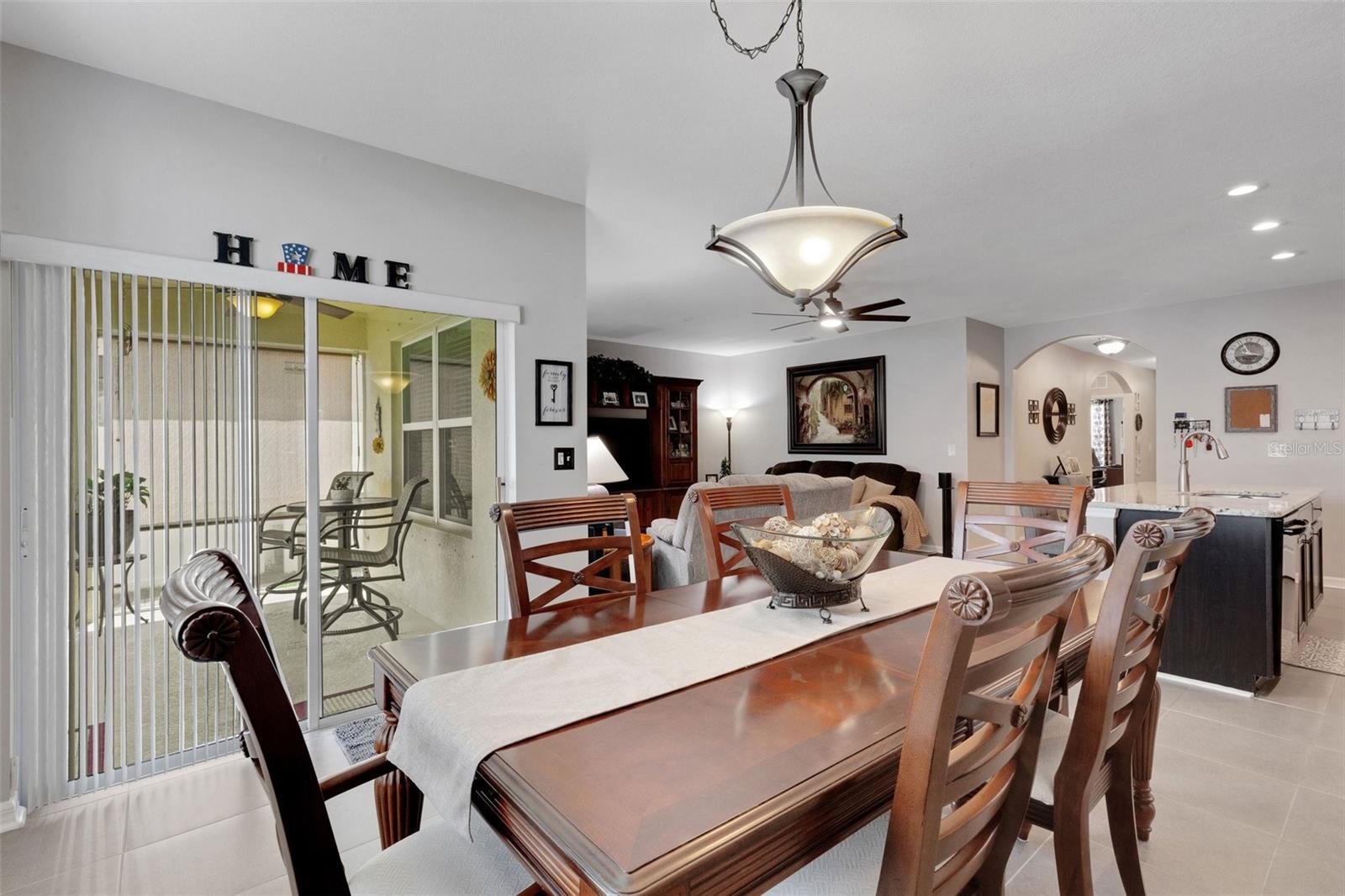 Listing photo id 15 for 5111 11th Street E