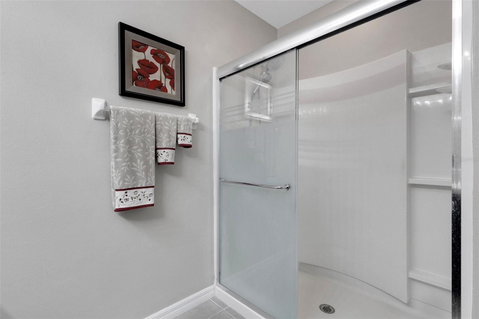 Listing photo id 22 for 5111 11th Street E