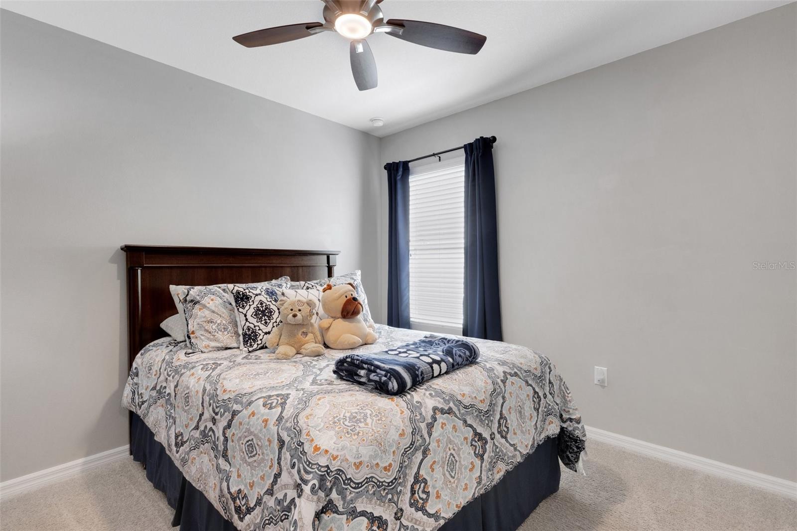 Listing photo id 23 for 5111 11th Street E