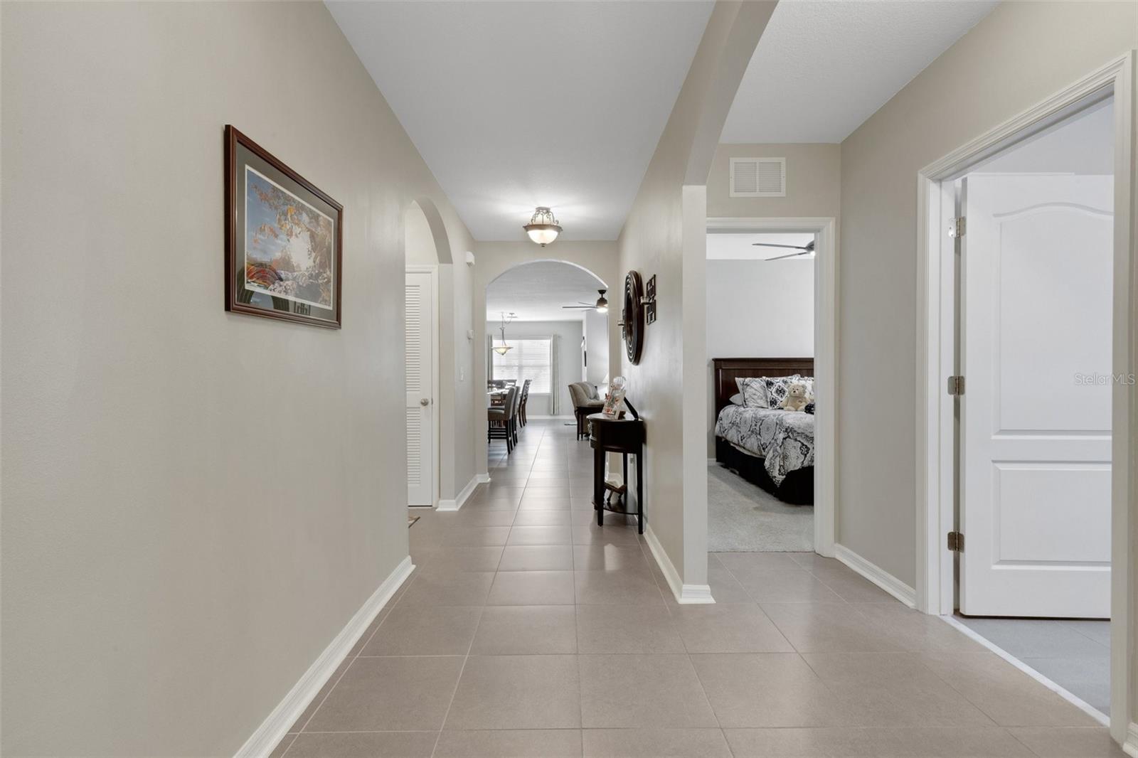 Listing photo id 1 for 5111 11th Street E