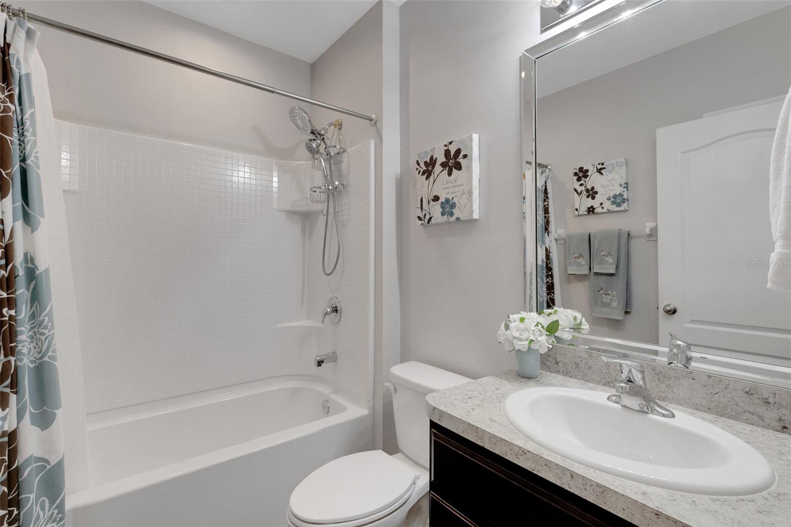 Listing photo id 29 for 5111 11th Street E