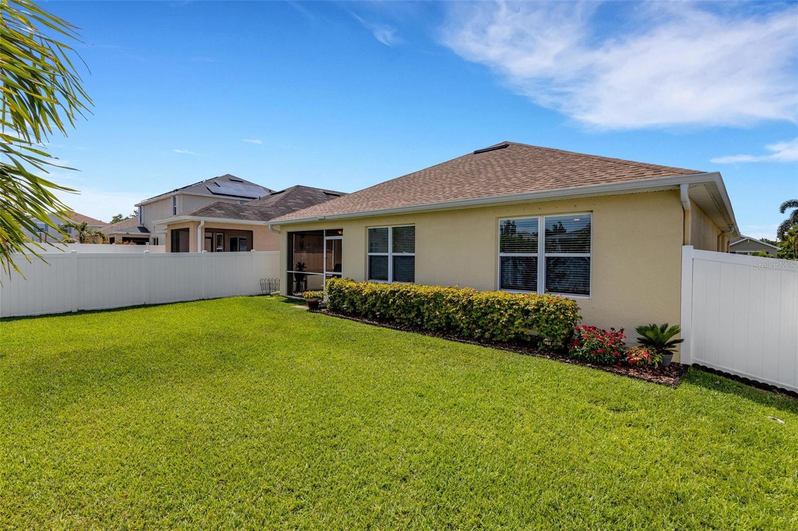 Listing photo id 36 for 5111 11th Street E