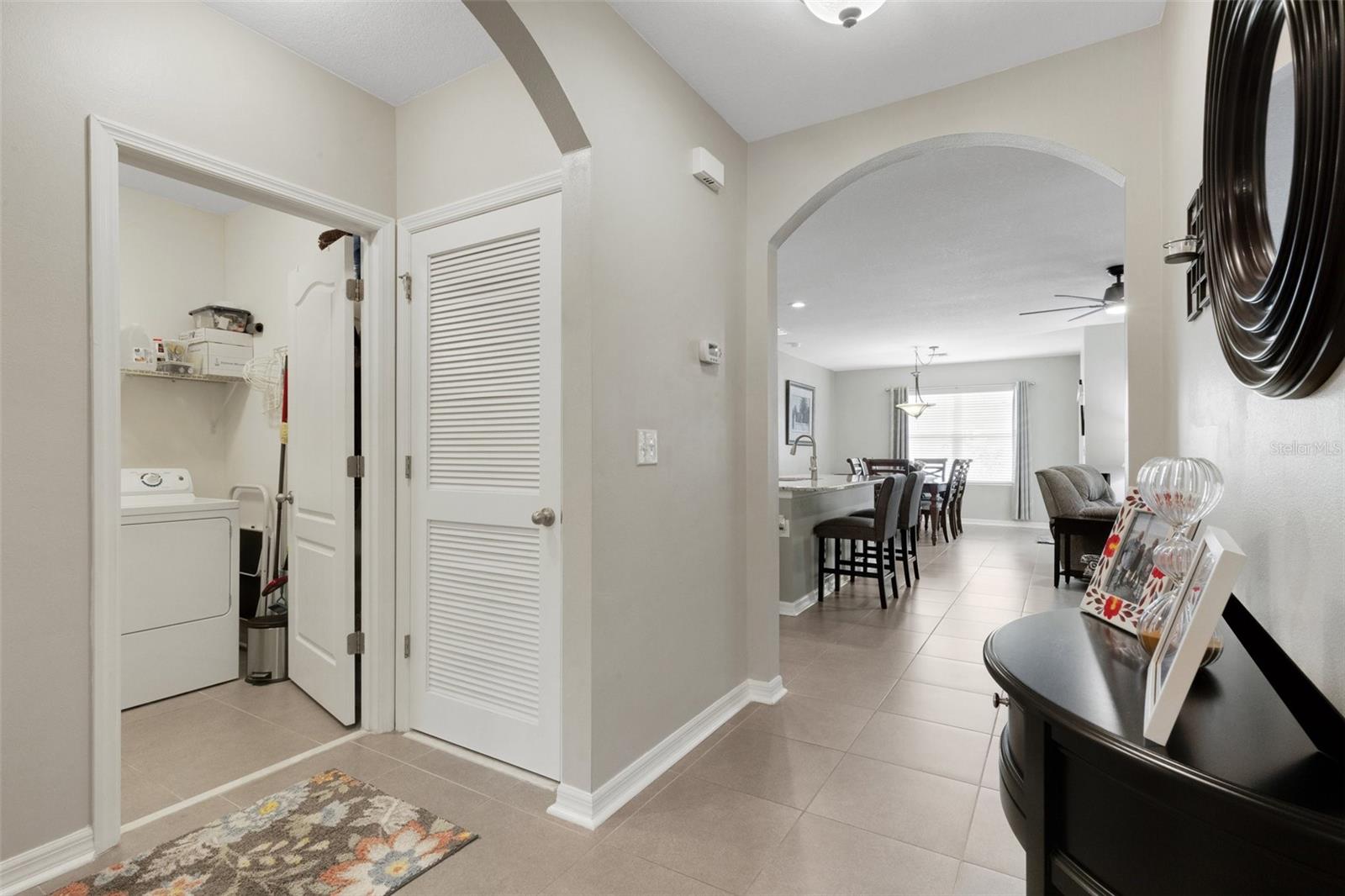 Listing photo id 2 for 5111 11th Street E