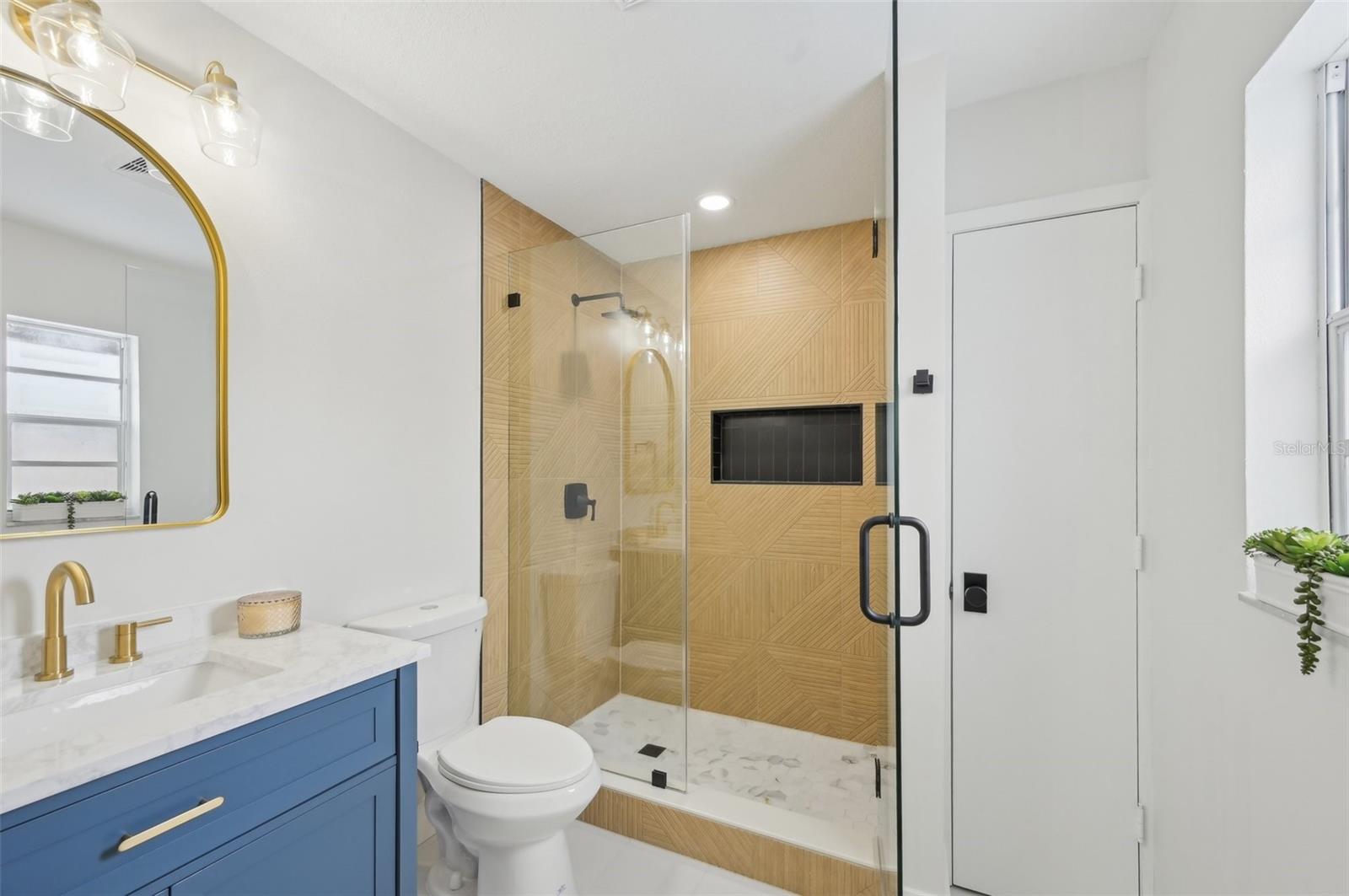 Image 12 of 19 For 612 65th Avenue W