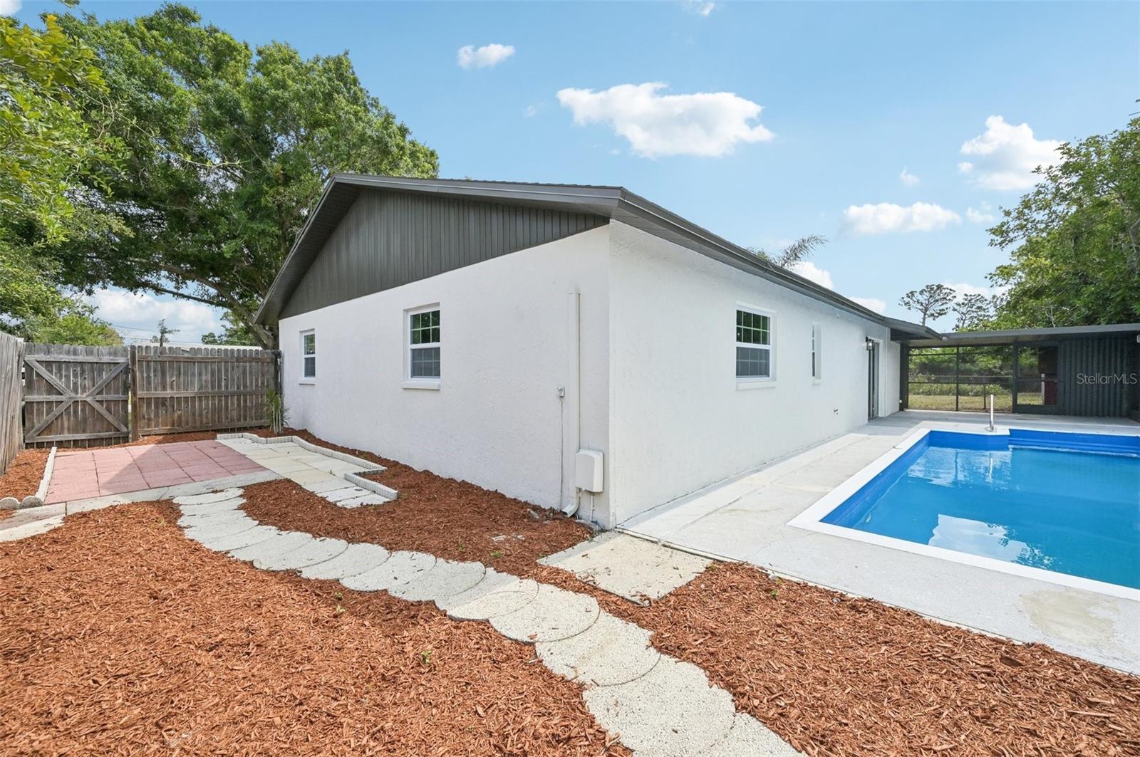 Image 18 of 19 For 612 65th Avenue W