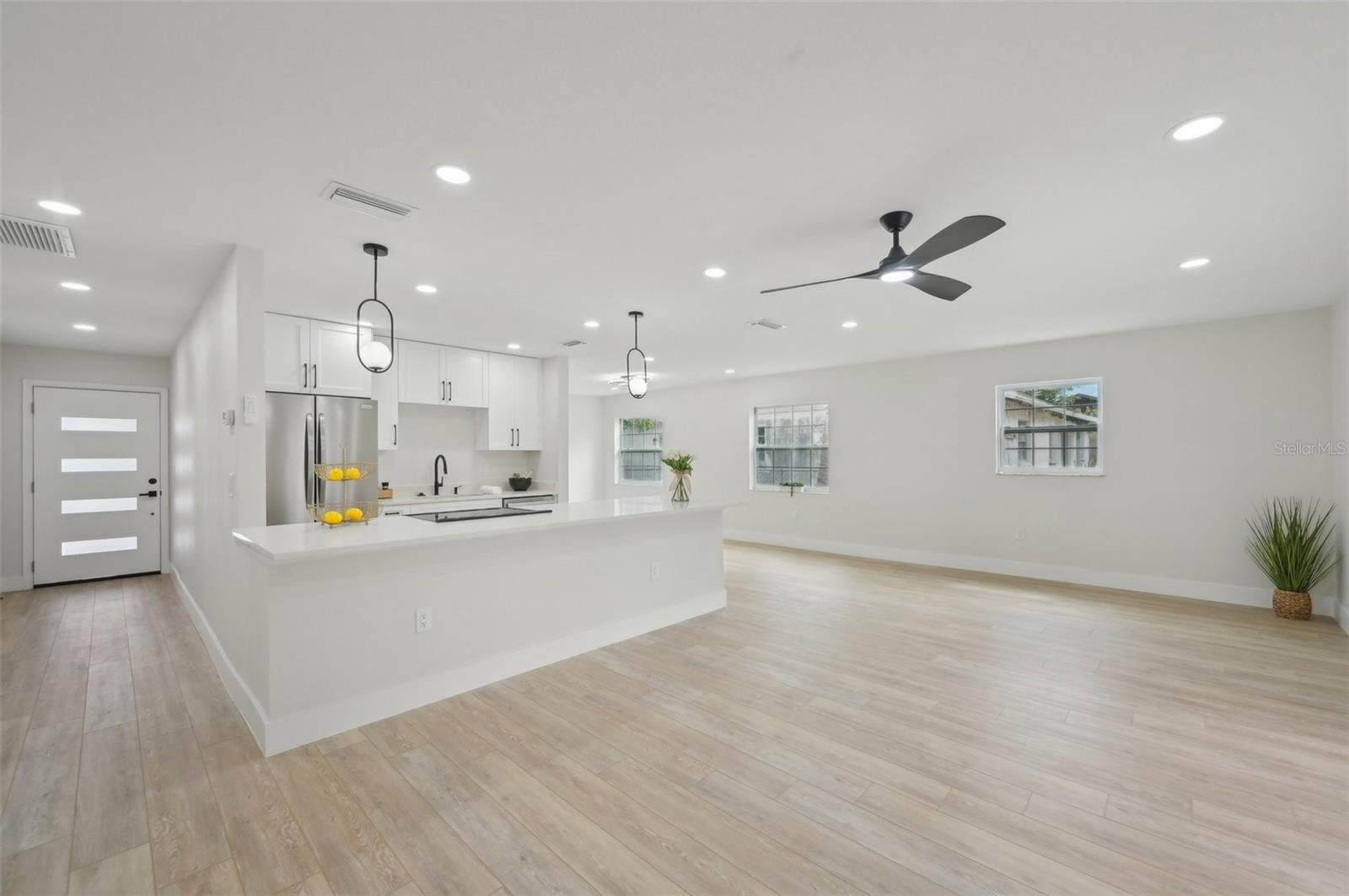 Image 3 of 19 For 612 65th Avenue W