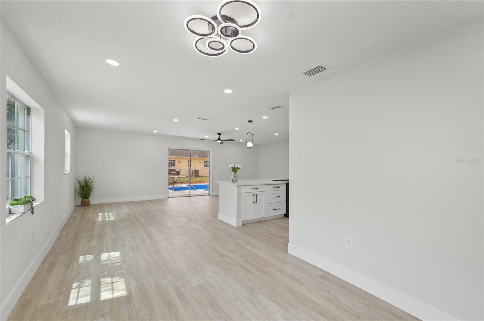 Image 6 of 19 For 612 65th Avenue W