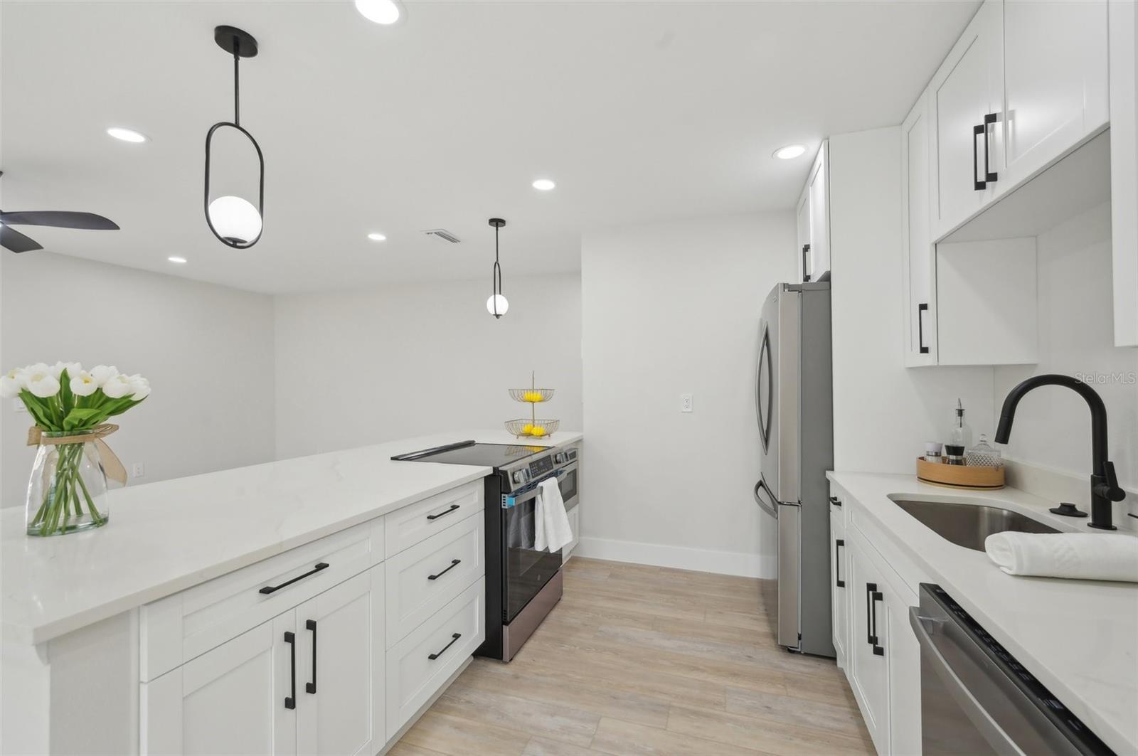 Image 7 of 19 For 612 65th Avenue W