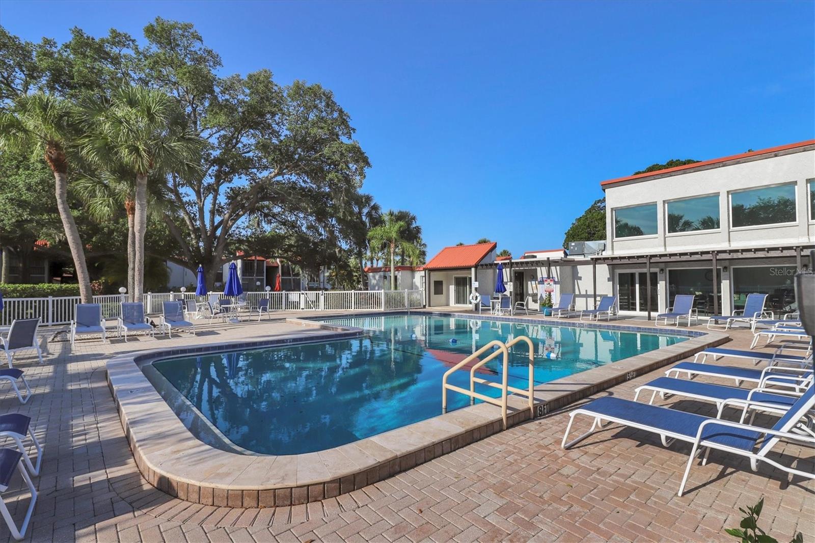 Image 10 of 25 For 3269 Beneva Road 203