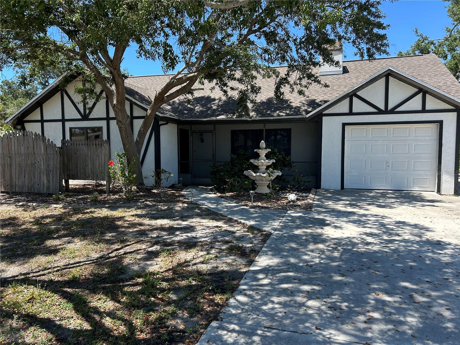 Image 2 of 14 For 1500 Crest Drive