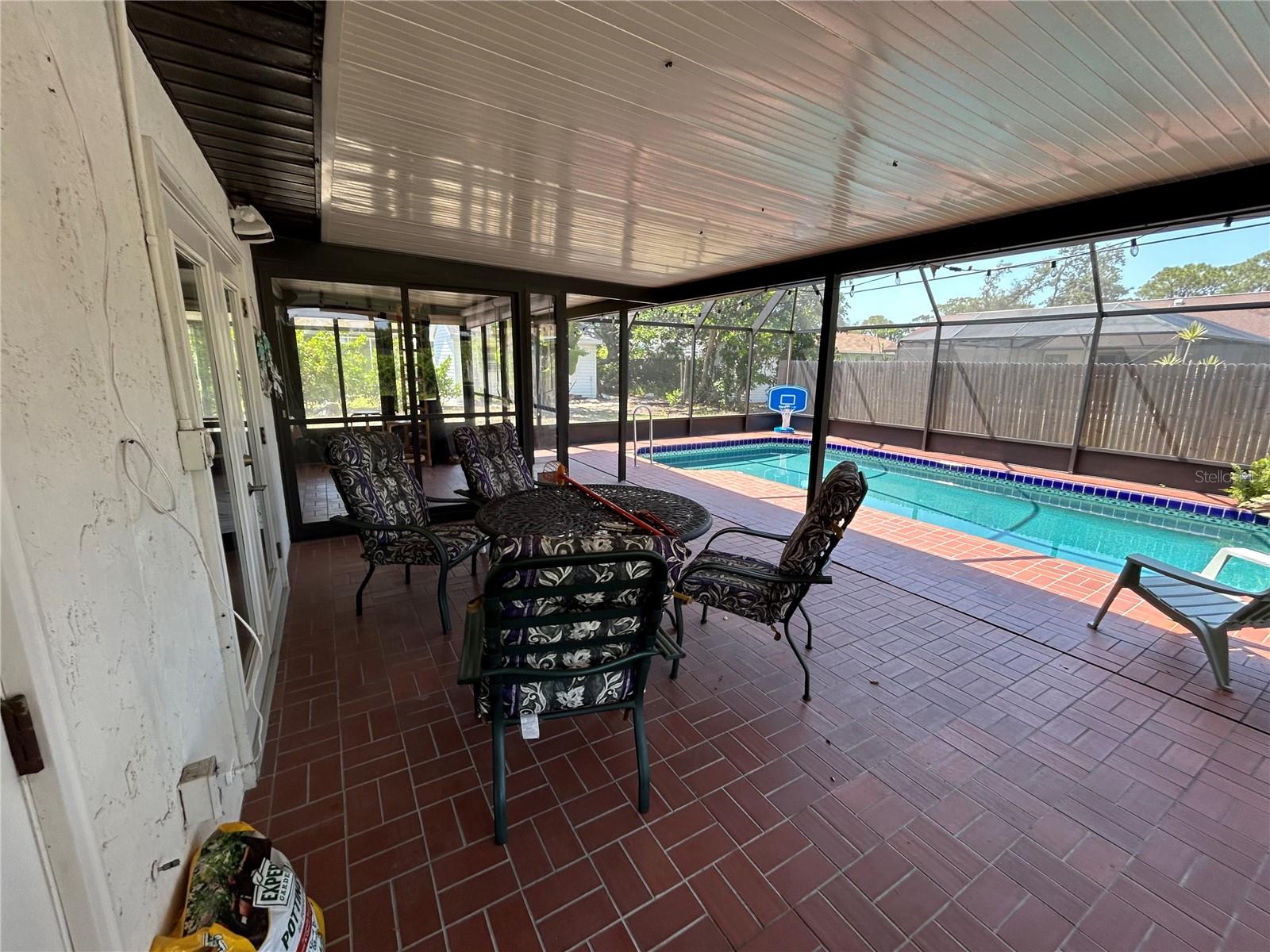 Image 6 of 14 For 1500 Crest Drive