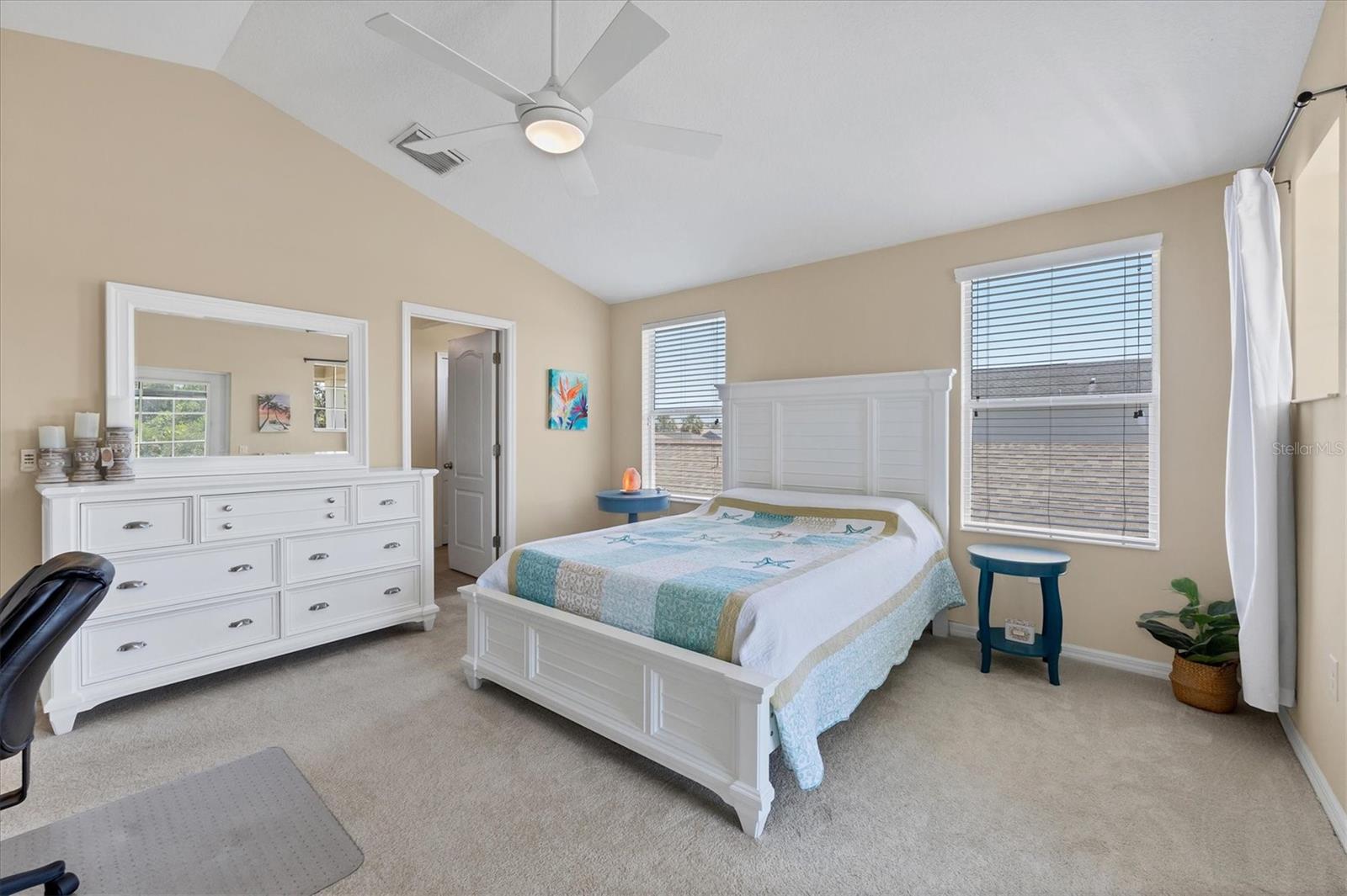 Image 17 of 44 For 4811 Woodbrook Drive