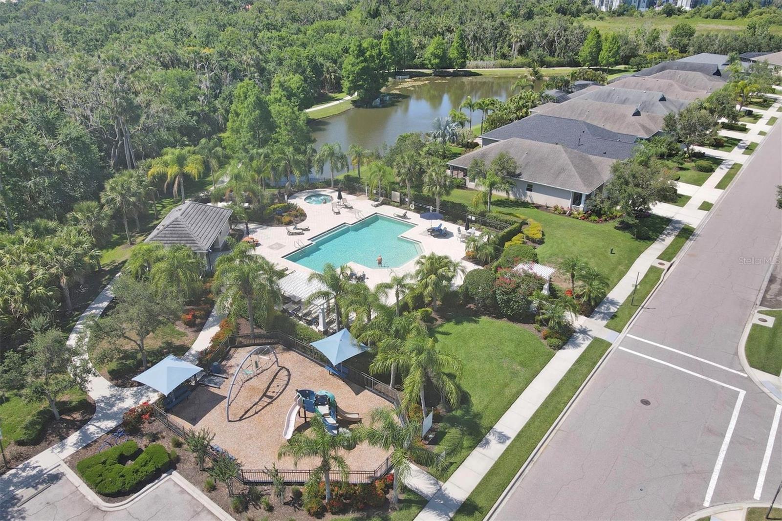 Image 37 of 44 For 4811 Woodbrook Drive