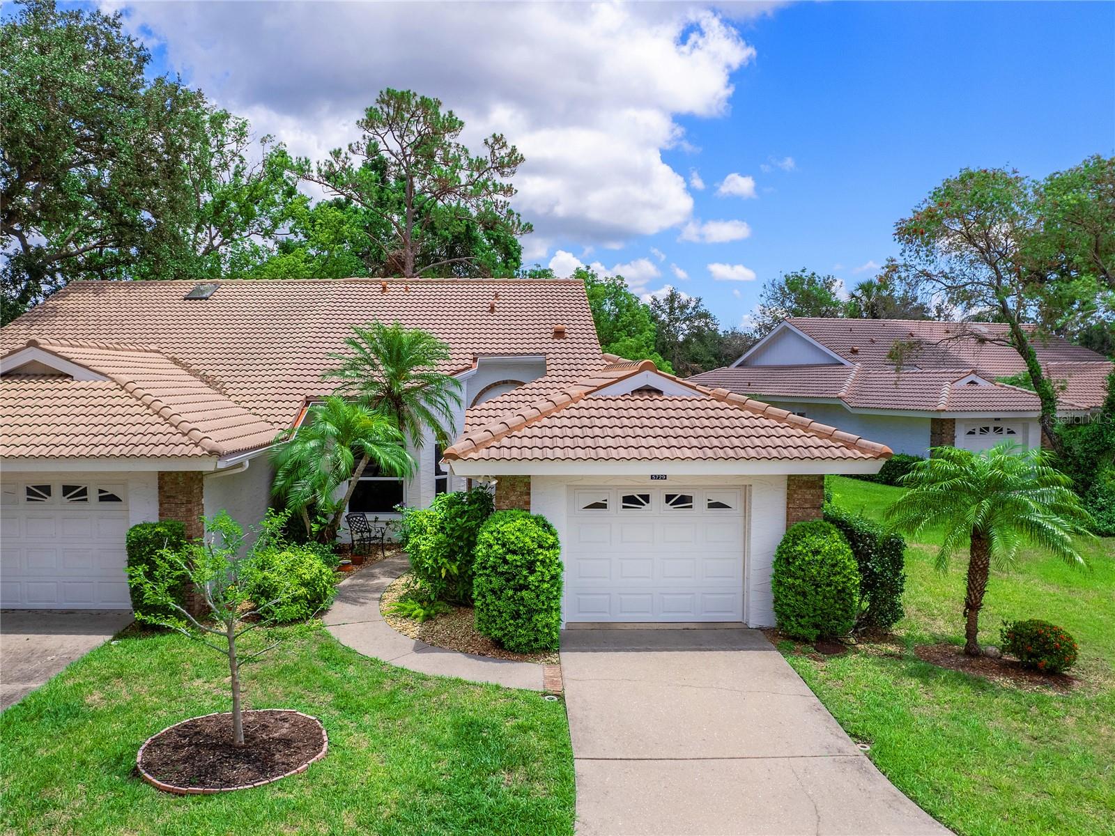 Image 2 of 54 For 5729 Garden Lakes Palm