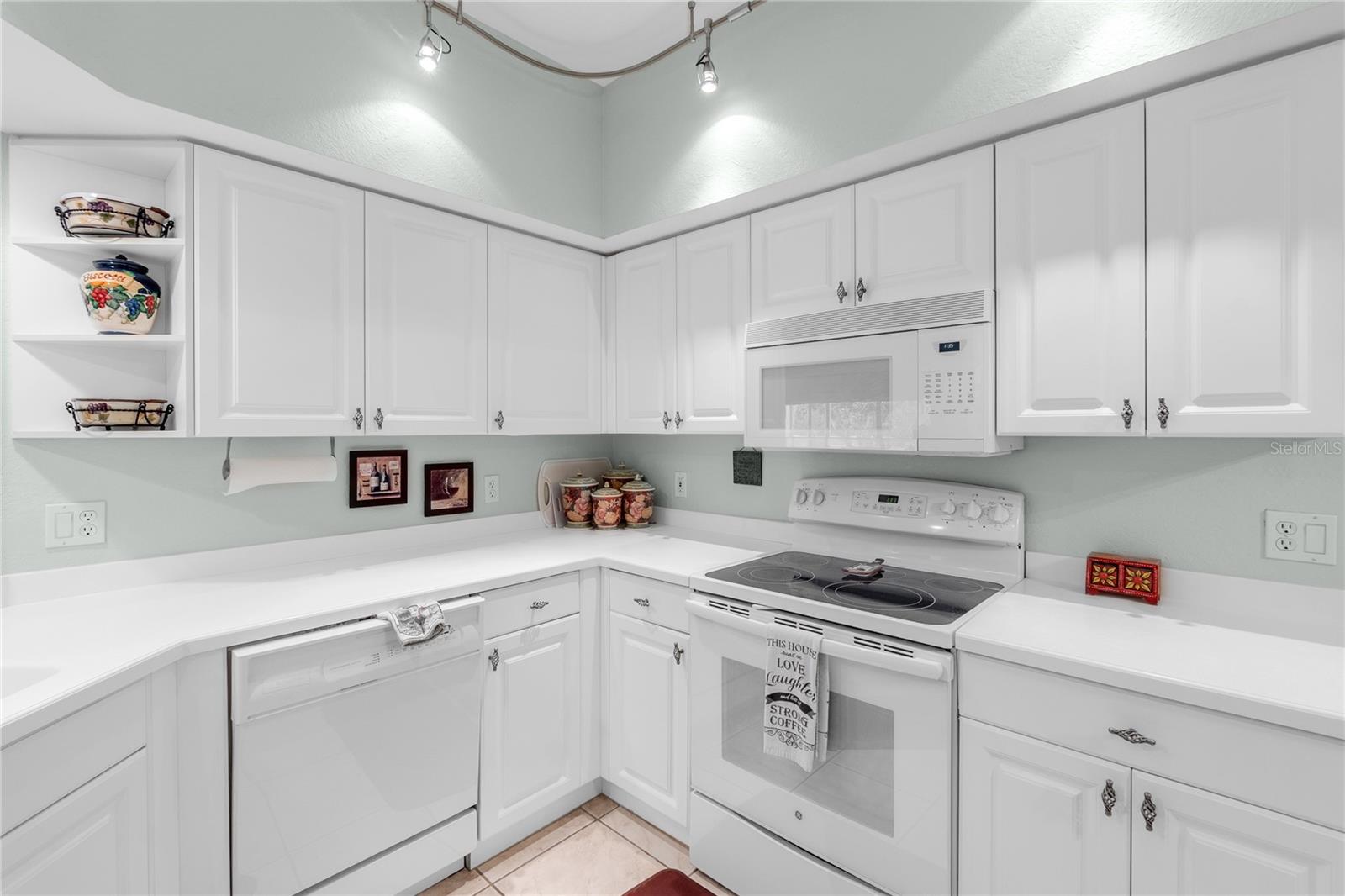 Image 17 of 40 For 7637 Sweetbay Circle