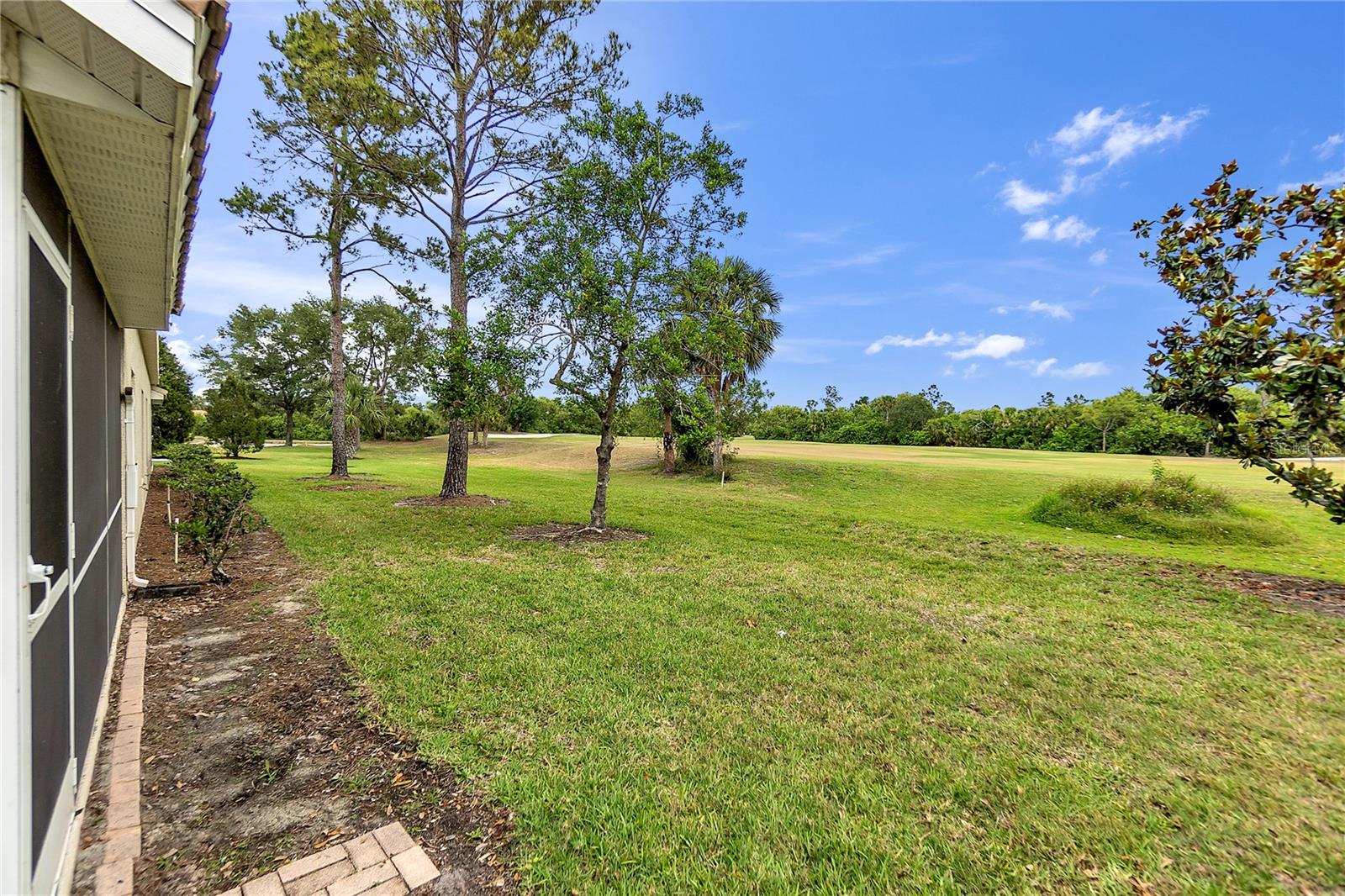 Image 4 of 40 For 7637 Sweetbay Circle