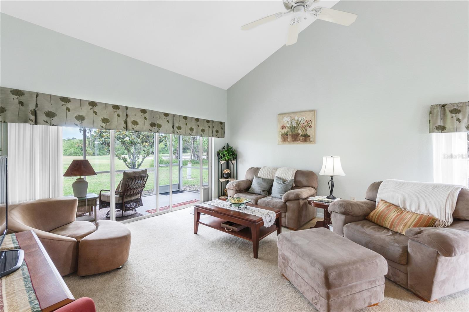 Image 9 of 40 For 7637 Sweetbay Circle
