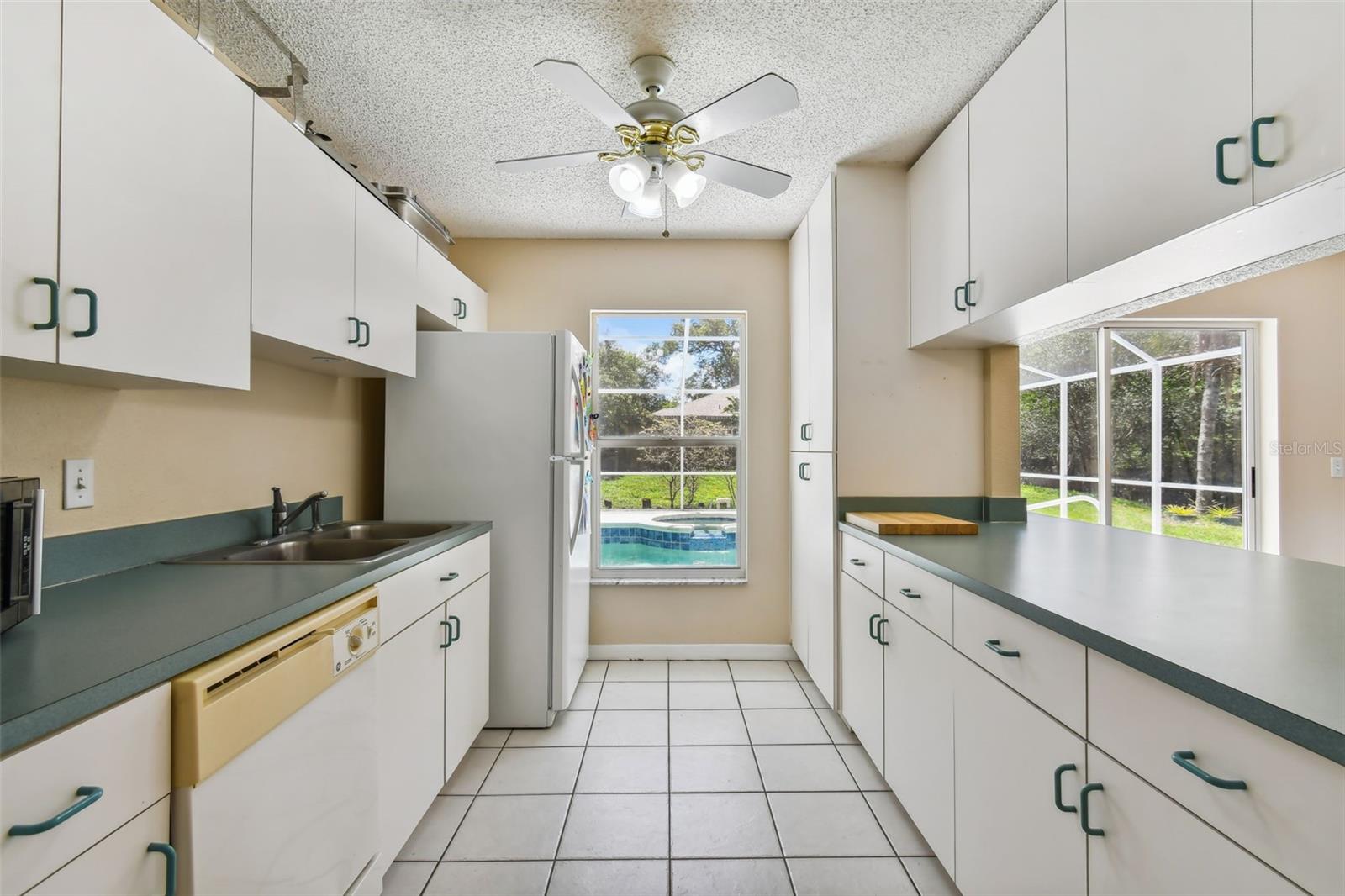 Image 16 of 25 For 3919 Fan Palm Court