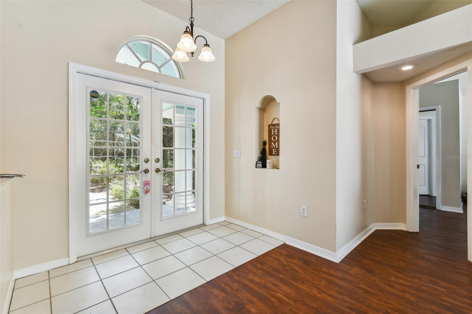 Image 3 of 25 For 3919 Fan Palm Court