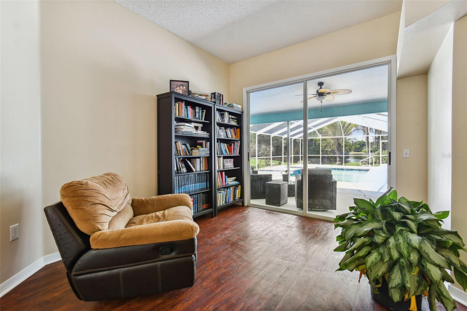 Image 4 of 25 For 3919 Fan Palm Court