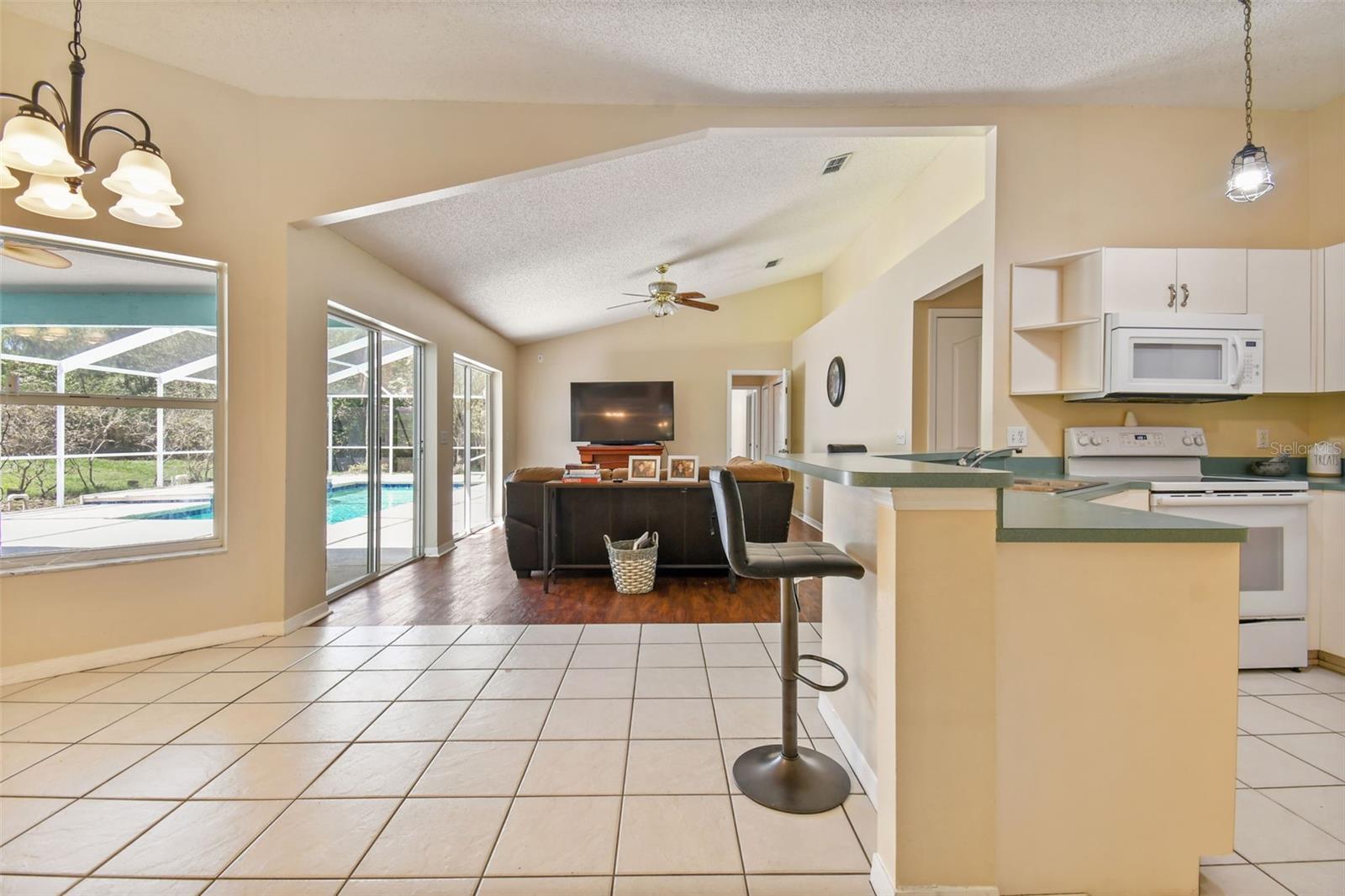 Image 8 of 25 For 3919 Fan Palm Court