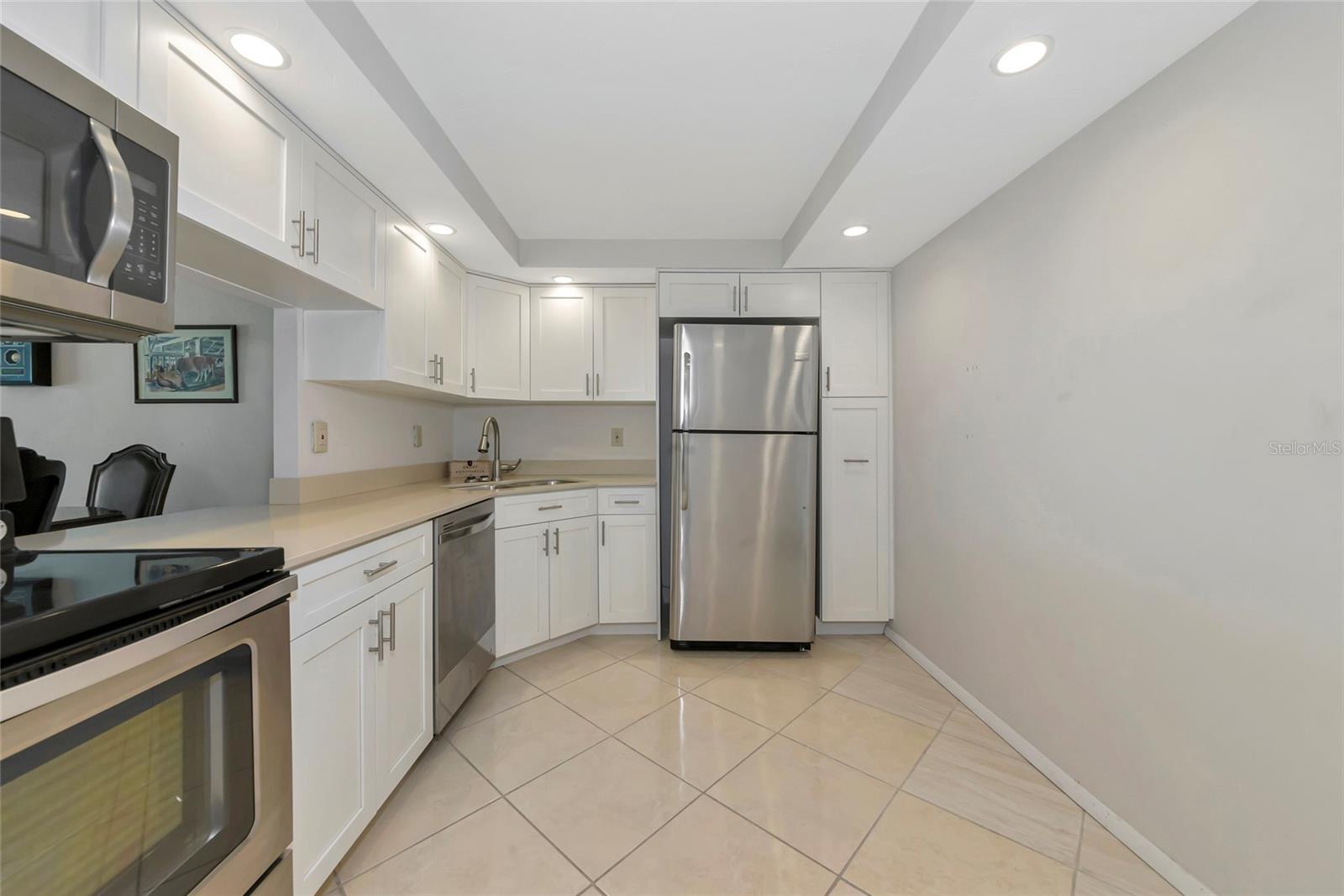 Image 36 of 86 For 101 Gulfstream Avenue 16c