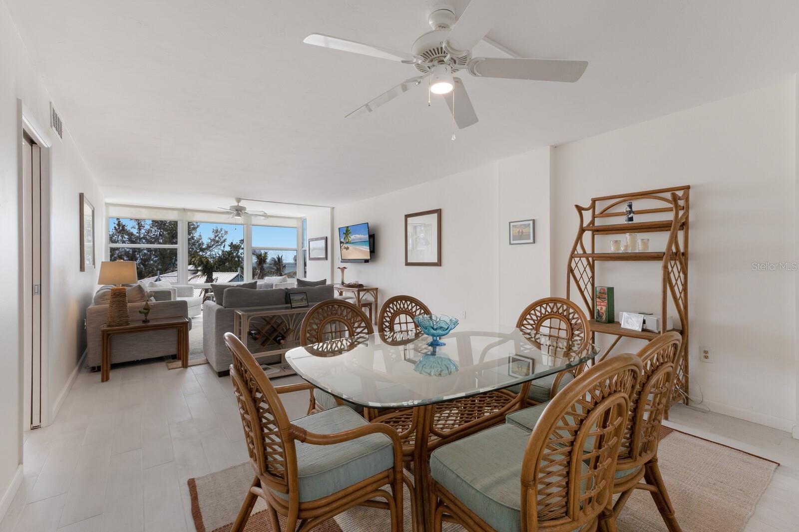 Image 17 of 40 For 5200 Gulf Drive 408