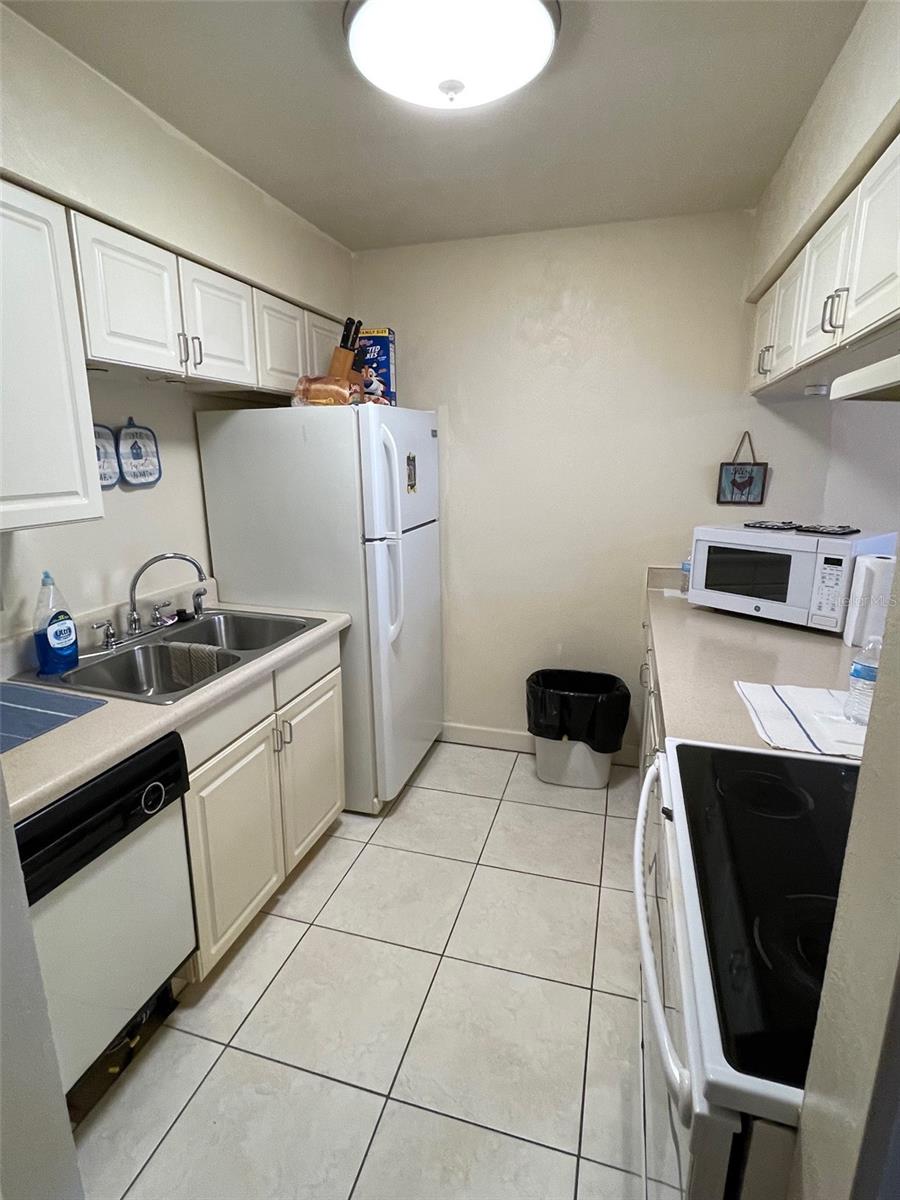 Image 4 of 14 For 2624 Hidden Lake Dr N  C