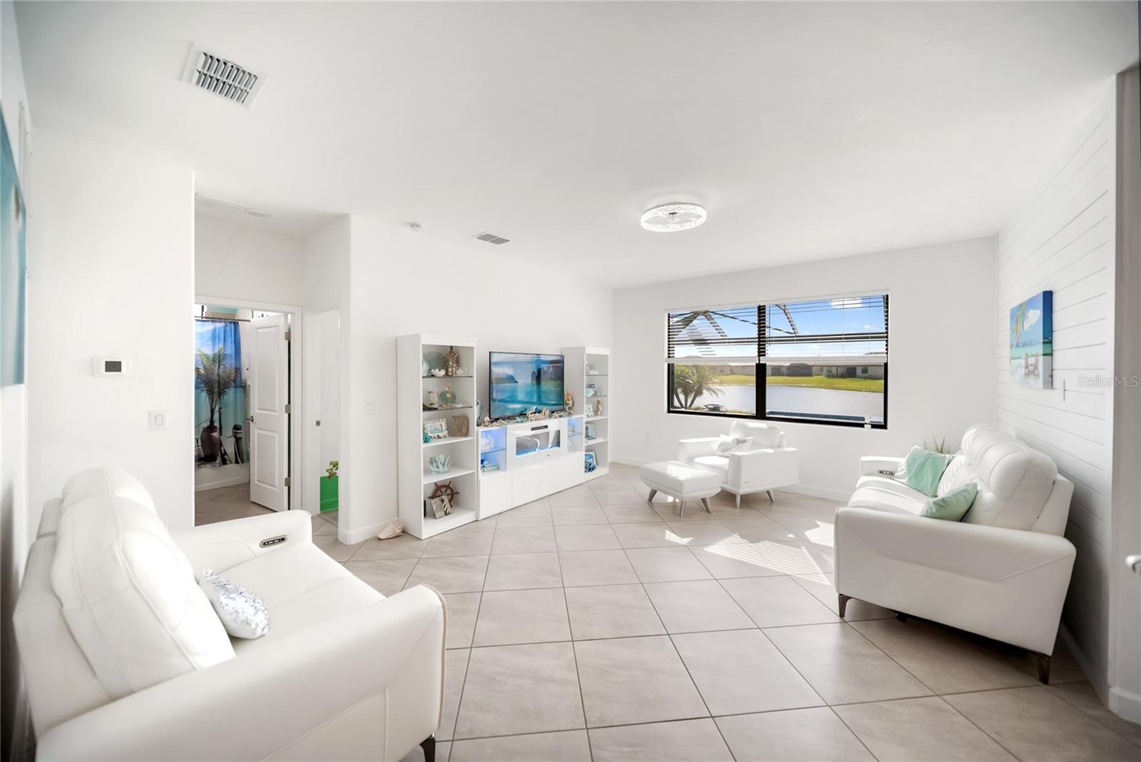Image 26 of 64 For 5333 Coral Reef Way