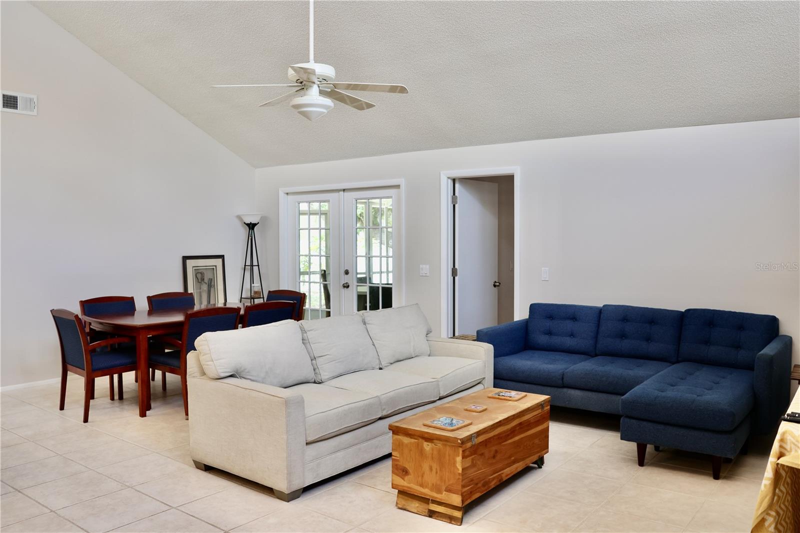Image 14 of 28 For 8232 Country Oaks Court