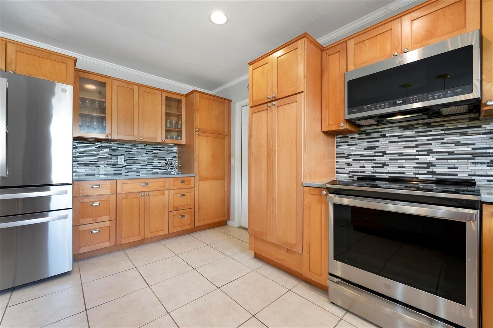 Image 20 of 53 For 602 Baronet Lane