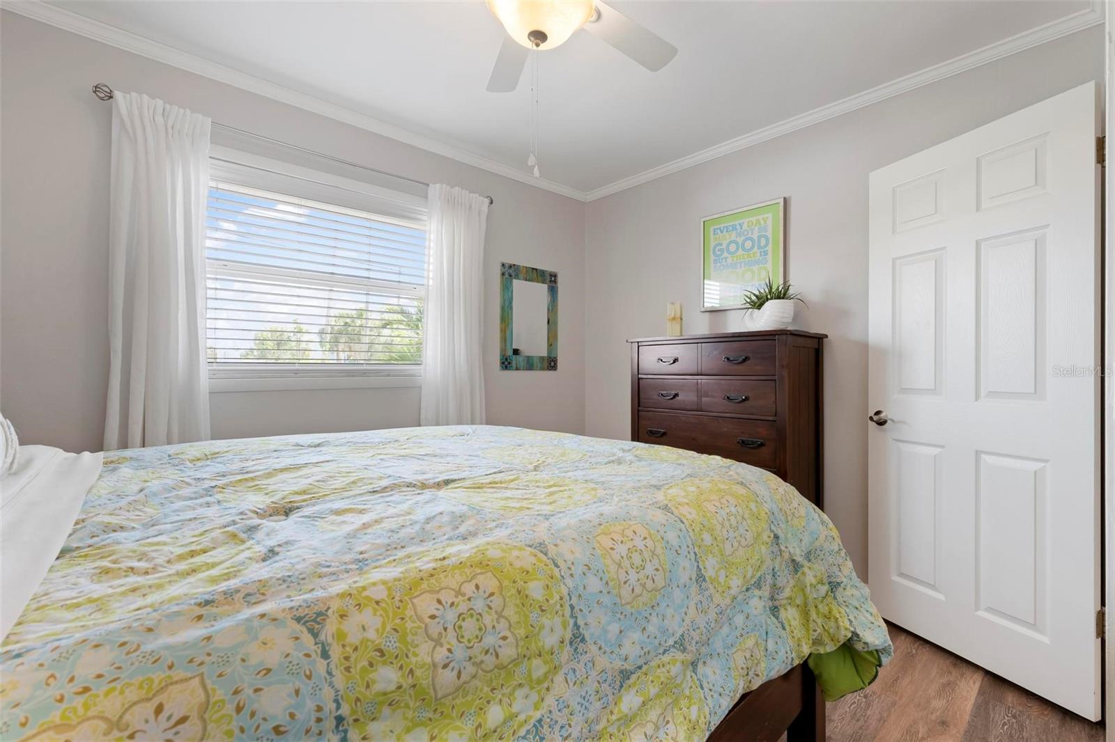 Image 33 of 53 For 602 Baronet Lane