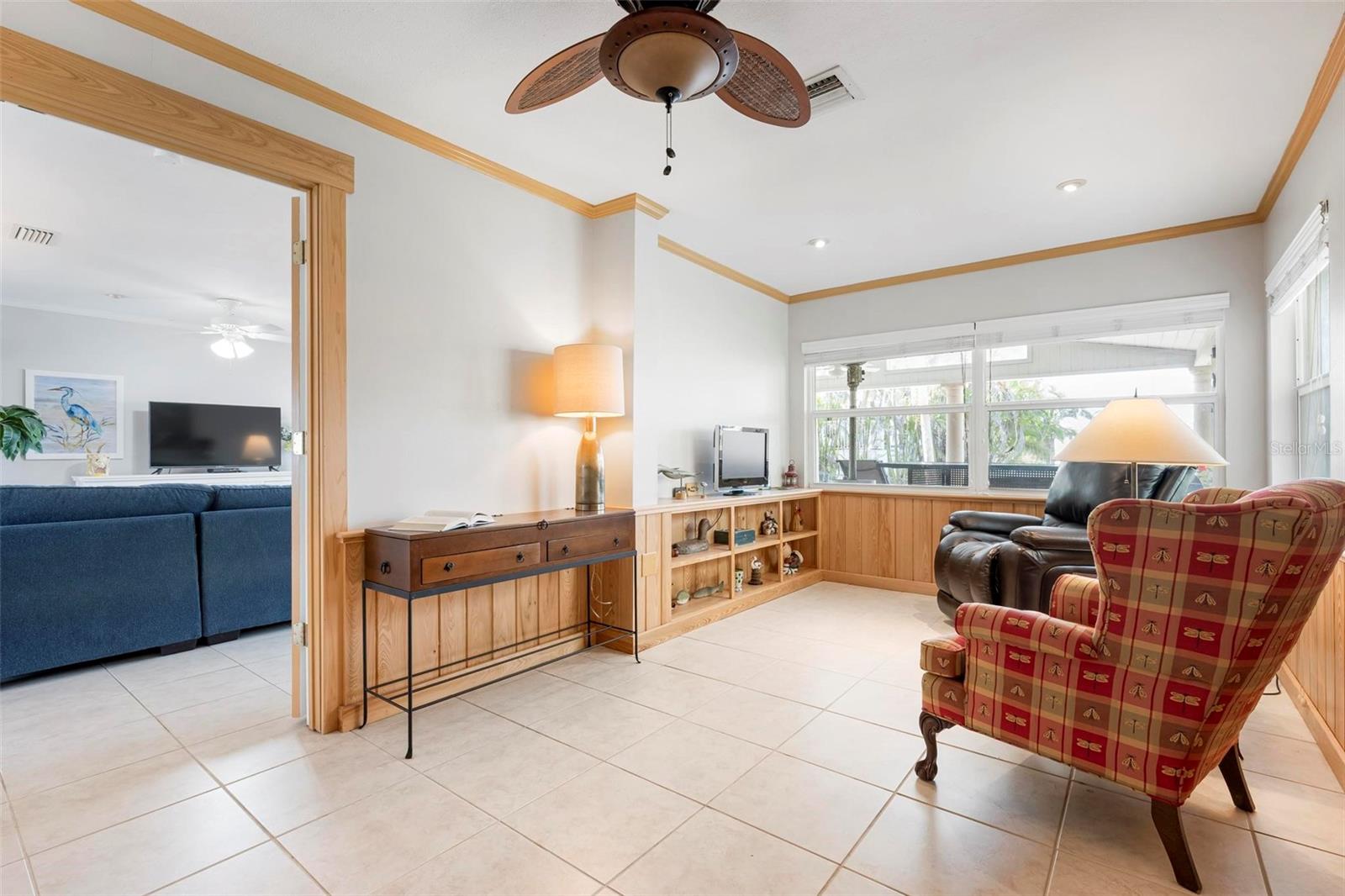 Image 36 of 53 For 602 Baronet Lane