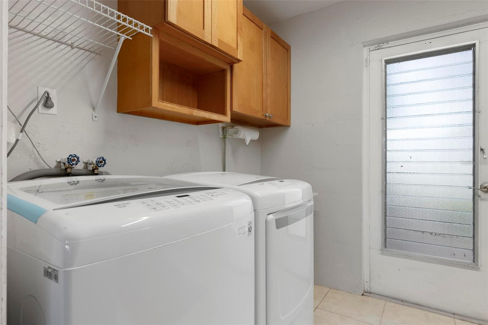 Image 42 of 53 For 602 Baronet Lane