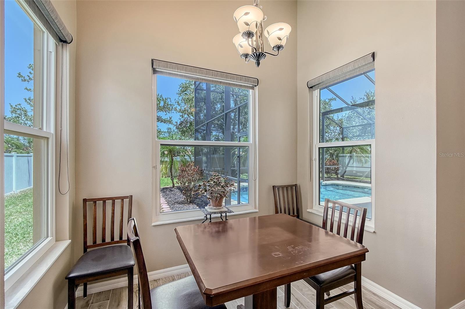 Image 16 of 52 For 6605 38th Lane E