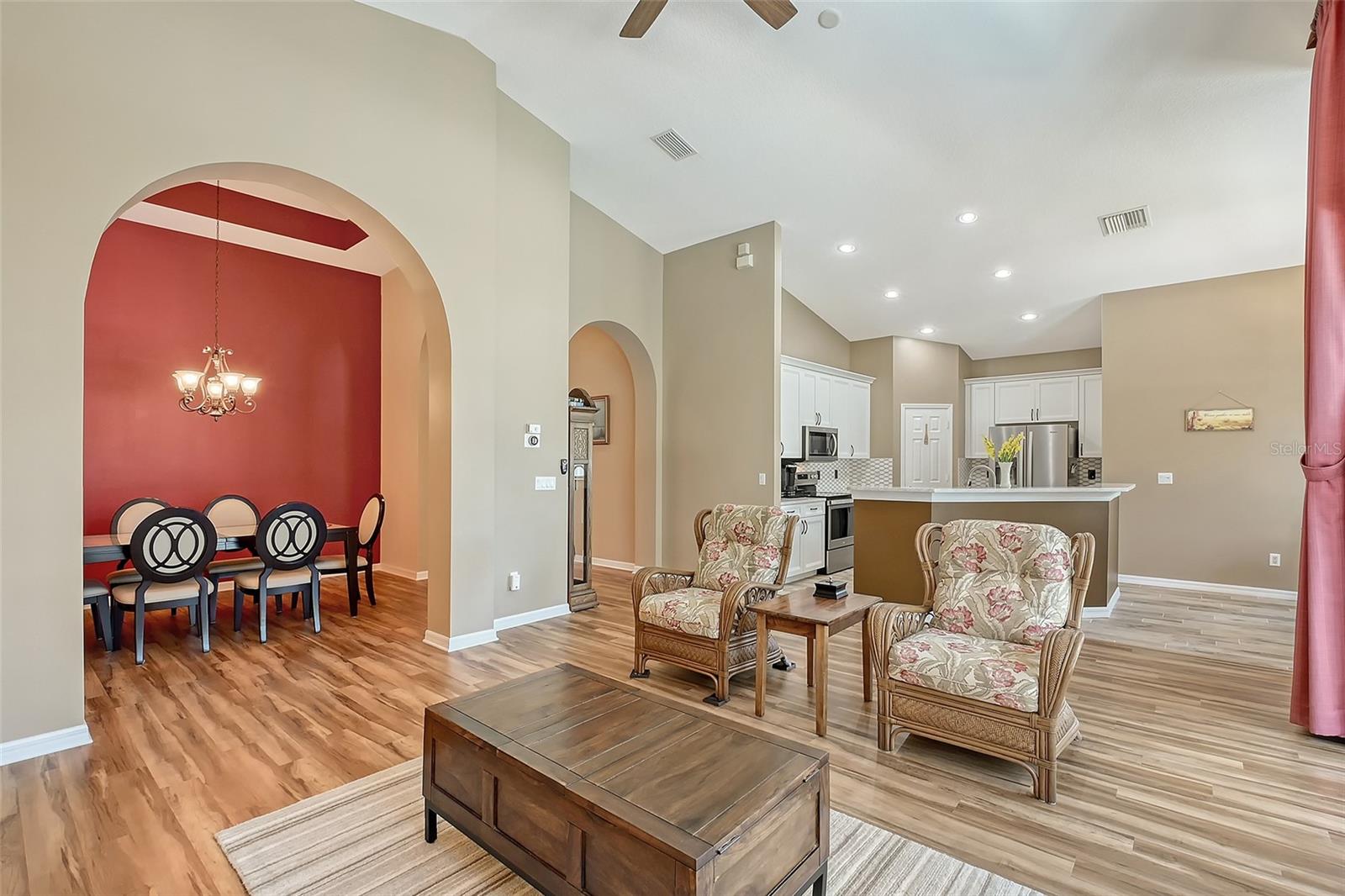 Image 21 of 52 For 6605 38th Lane E
