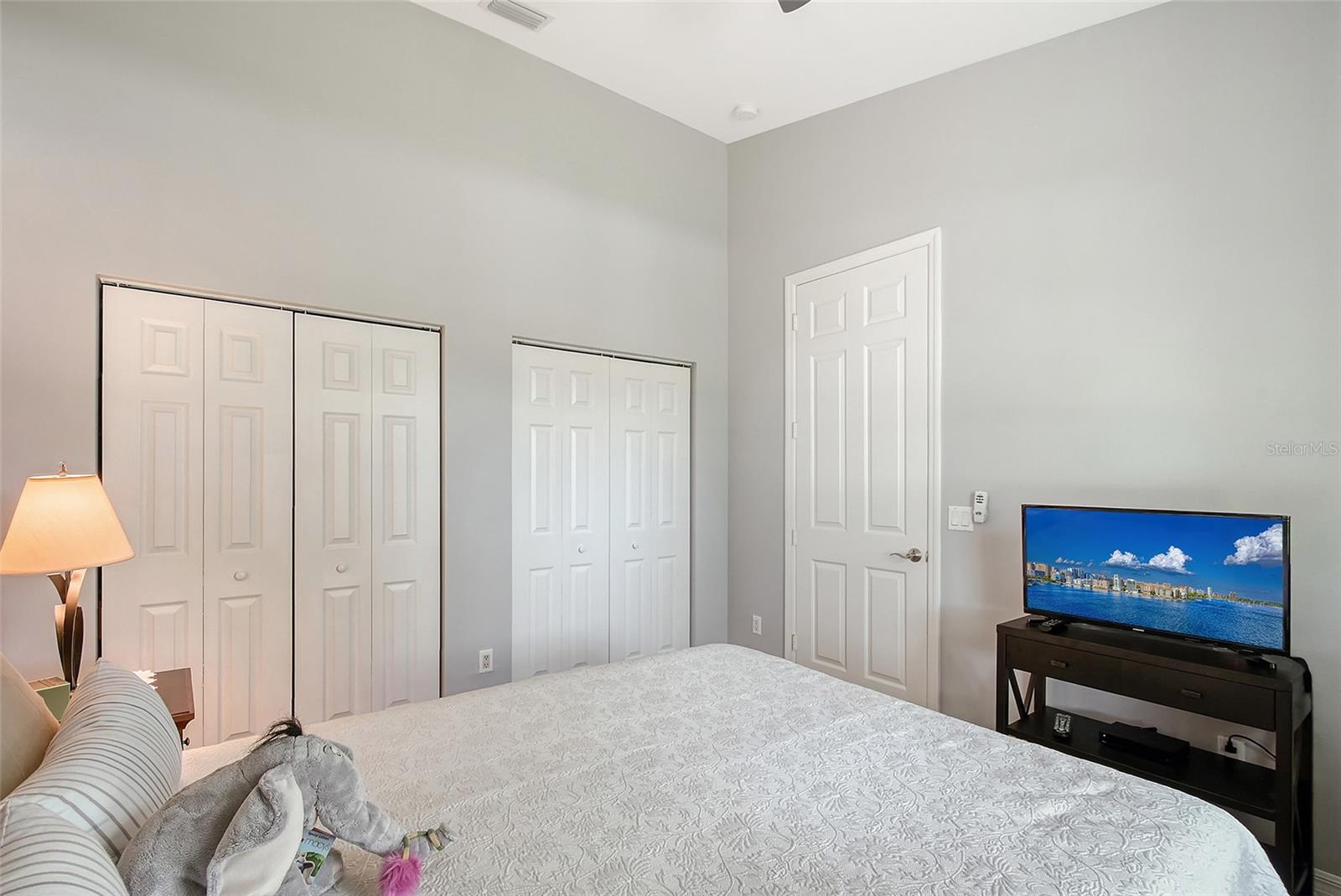 Image 30 of 52 For 6605 38th Lane E